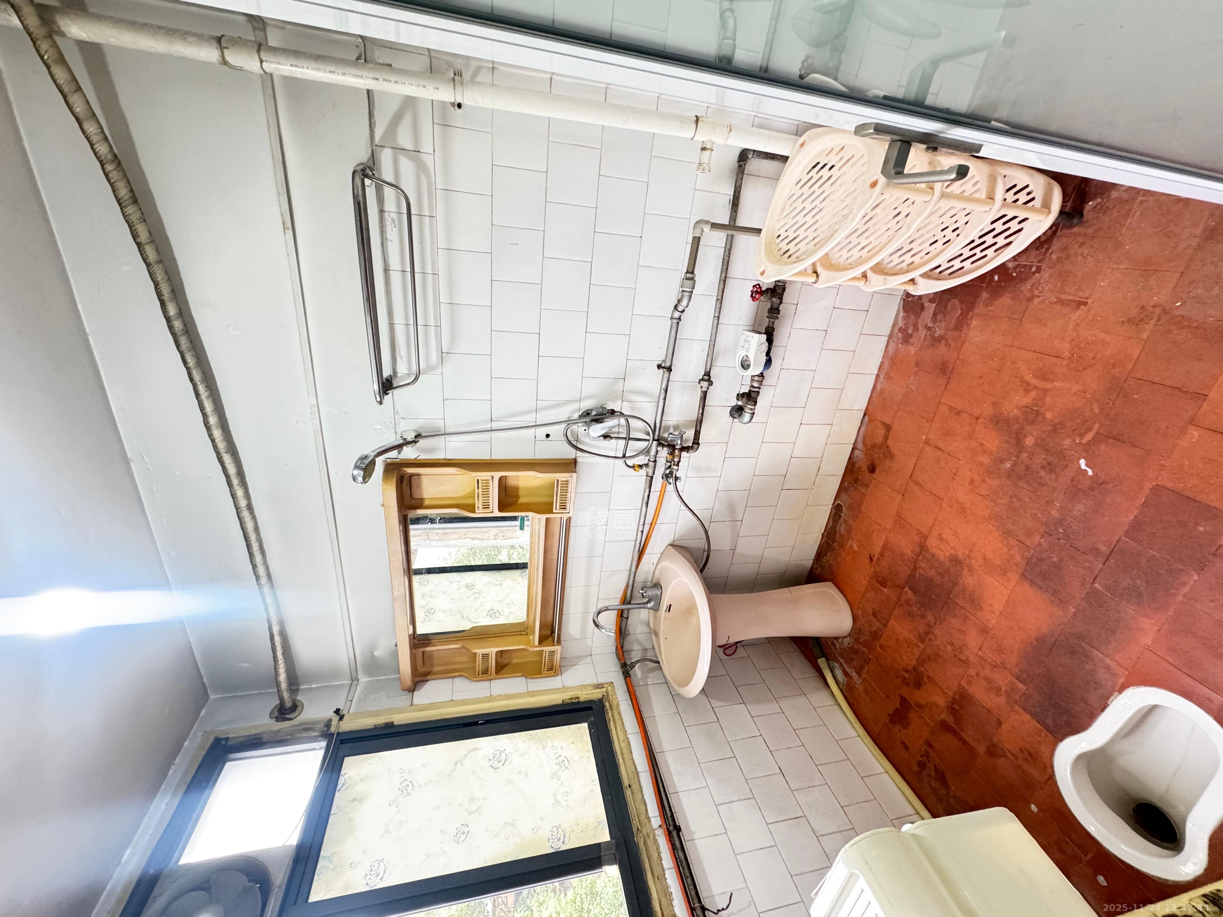 省水院宿舍 2室1厅1卫 1600.0元/月 省水院宿舍 2室1厅1卫 1600.0元/月室内图