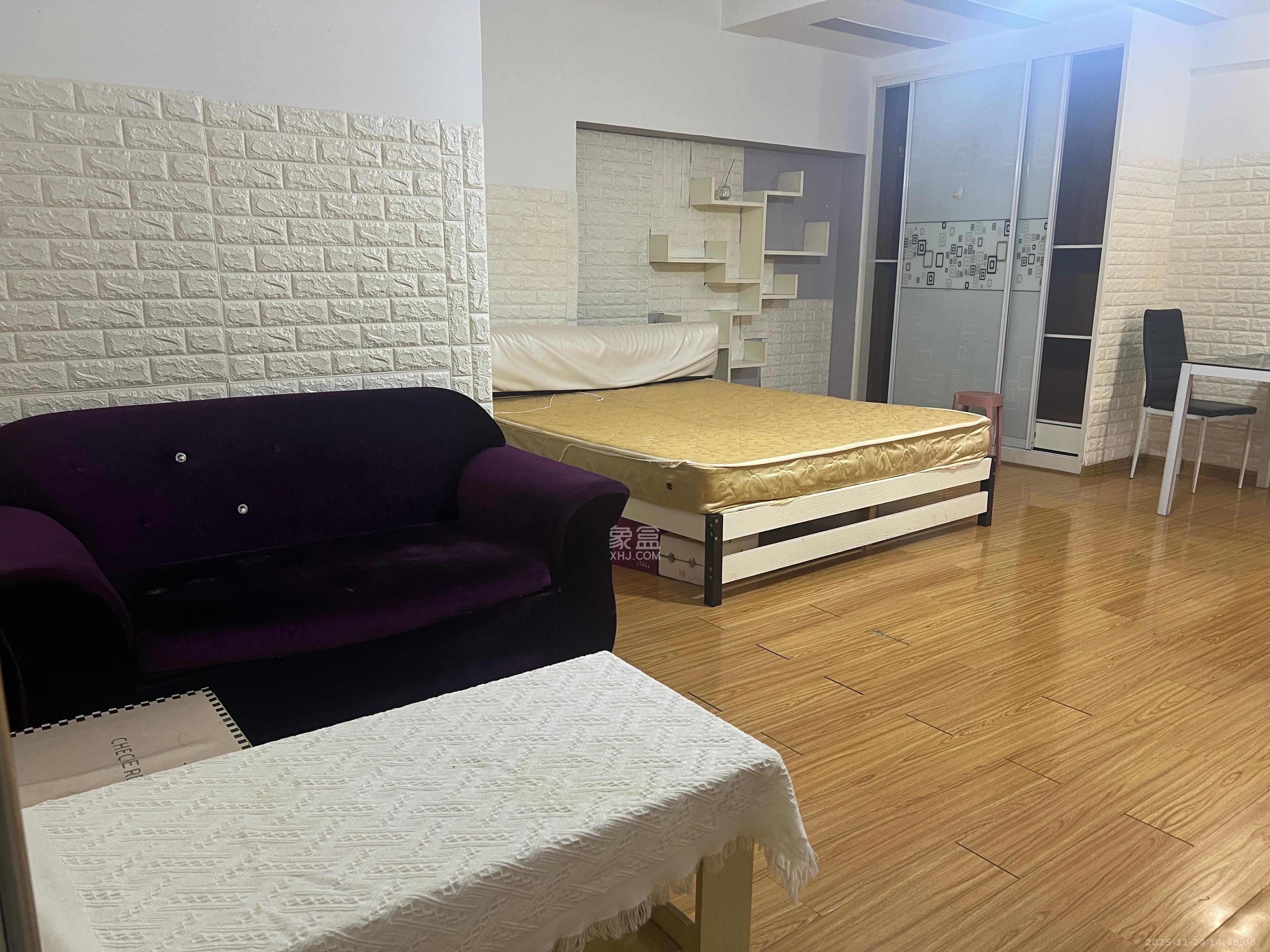 摩天一号 1室1厅1卫 1600.0元/月 摩天一号 1室1厅1卫 1600.0元/月室内图