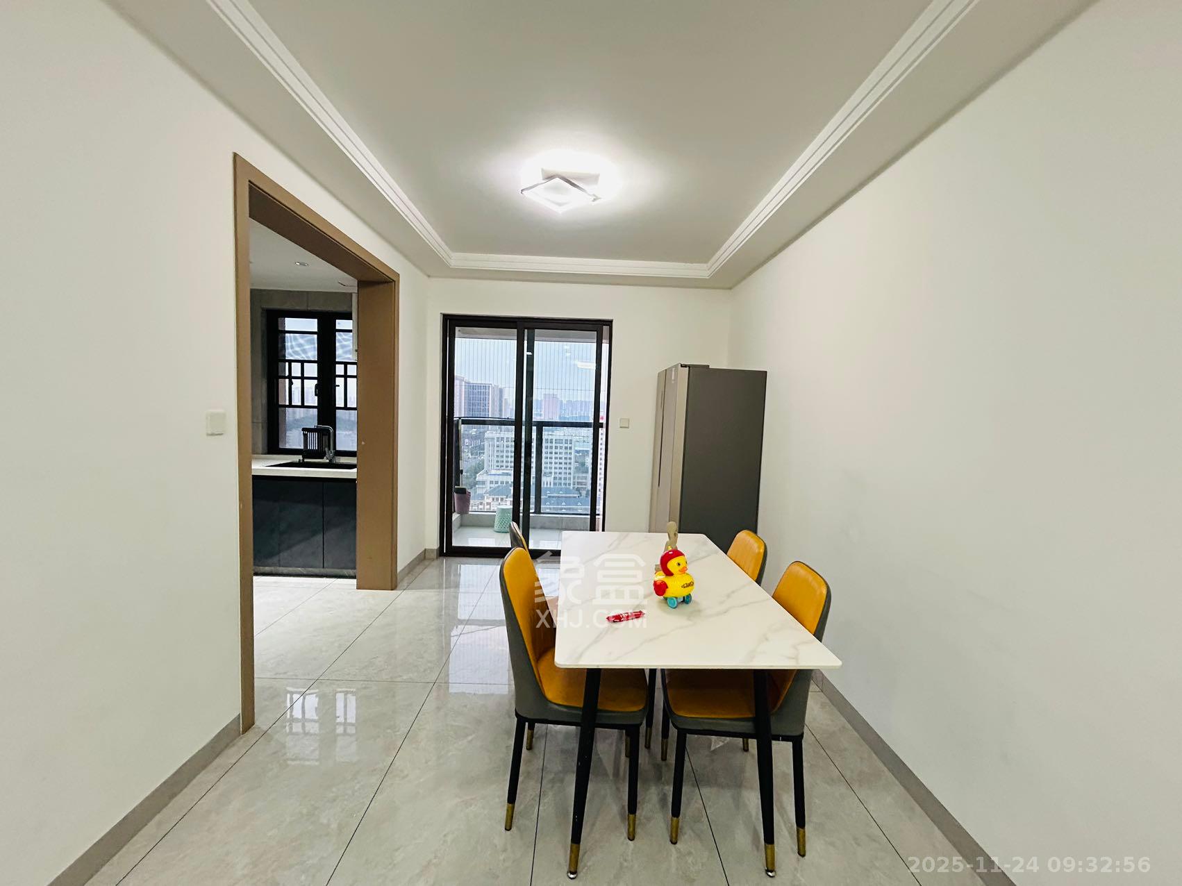 华润琨瑜府  4室2厅2卫    4000.0元/月室内图