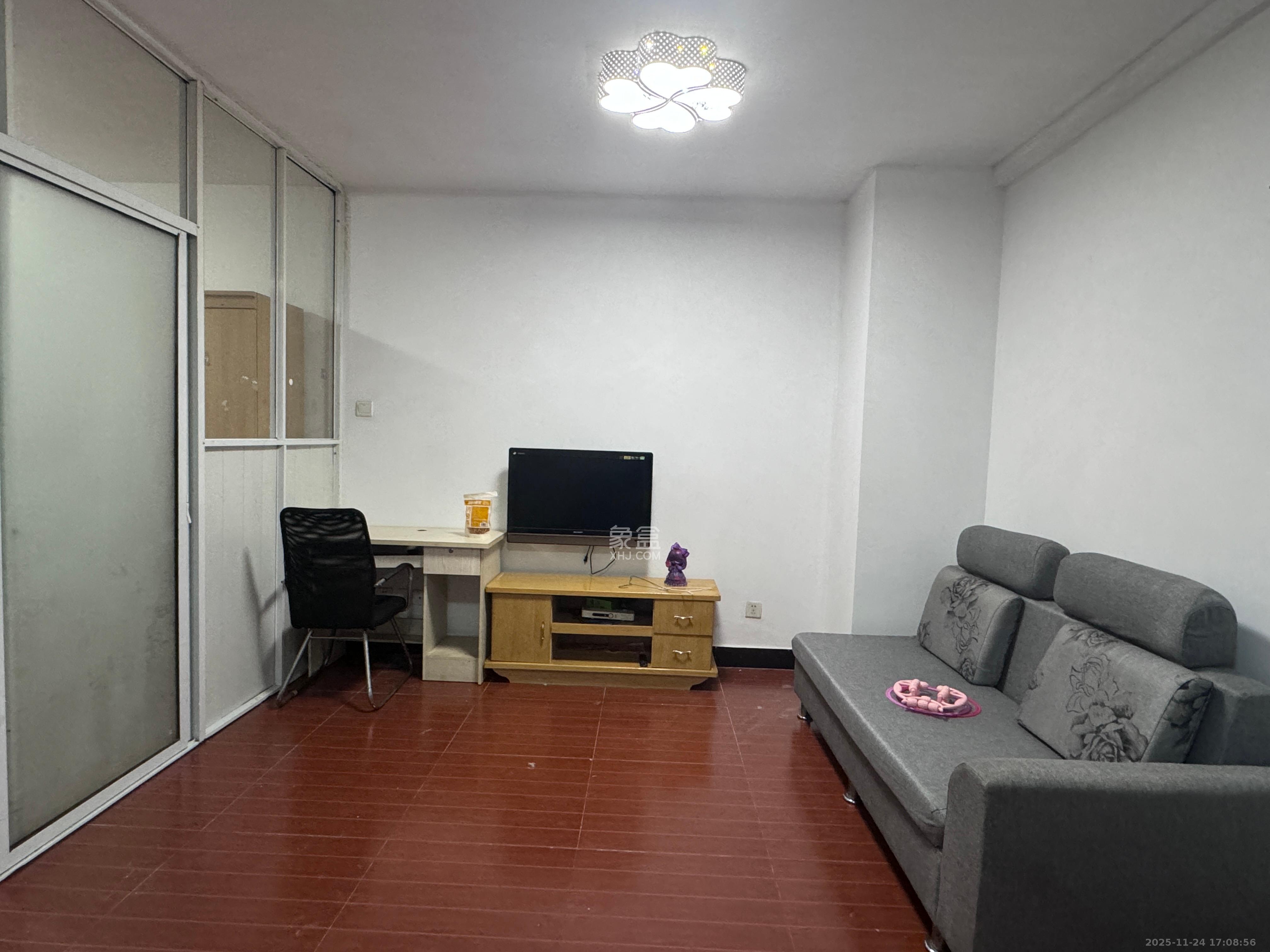 盛地尊域 1室1厅1卫 1100.0元/月 盛地尊域 1室1厅1卫 1100.0元/月室内图