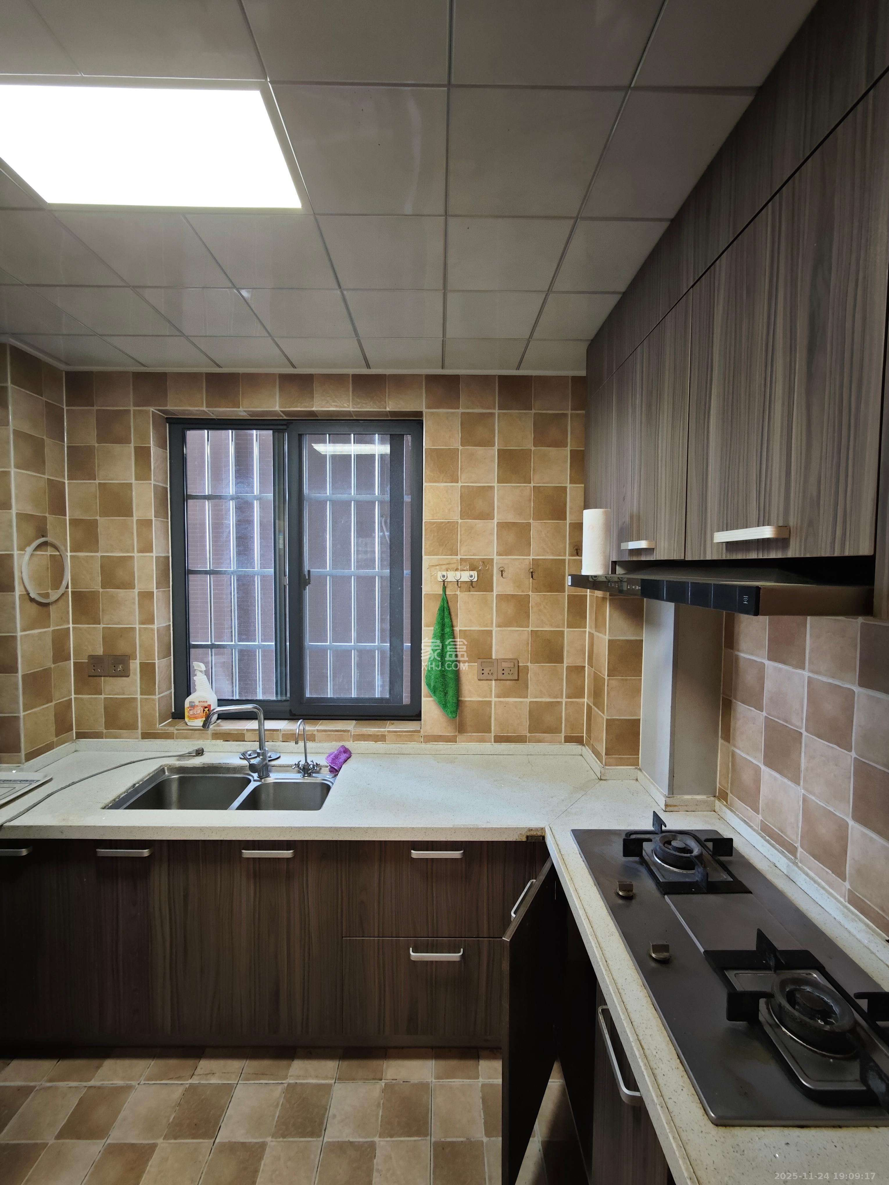 高林仕家 4室2厅2卫 2700.0元/月 高林仕家 4室2厅2卫 2700.0元/月室内图