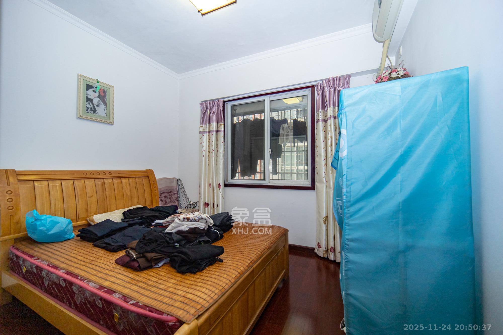 佳美星城 3室2厅1卫 68.0万 佳美星城 3室2厅1卫 68.0万卧室