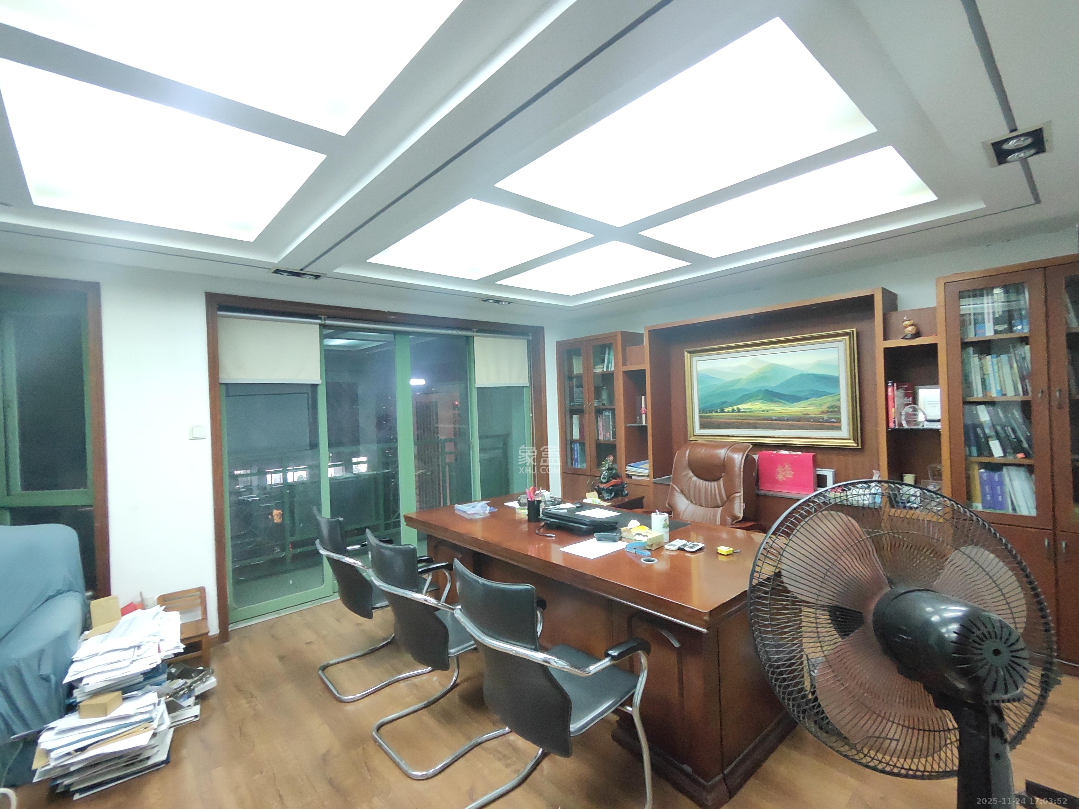 香格里嘉园 4室2厅1卫 4000.0元/月 香格里嘉园 4室2厅1卫 4000.0元/月室内图