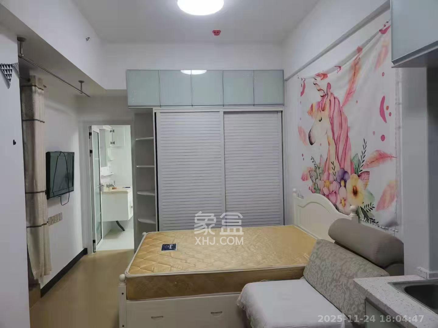 新世界广场  1室1厅1卫    1500.0元/月