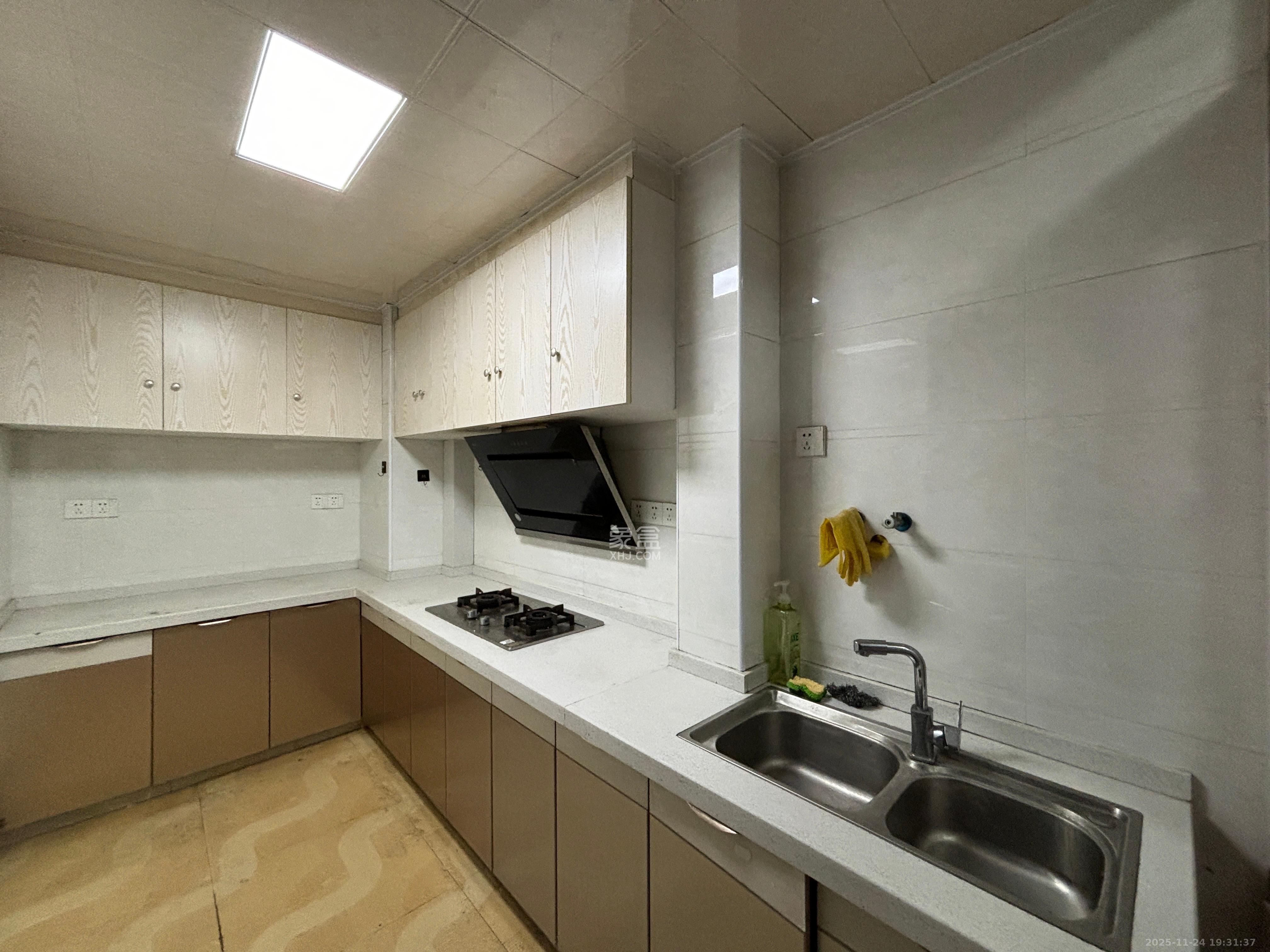 湖南报业文化城(米地亚家园) 3室2厅1卫 1900.0元/月 湖南报业文化城(米地亚家园) 3室2厅1卫 1900.0元/月室内图