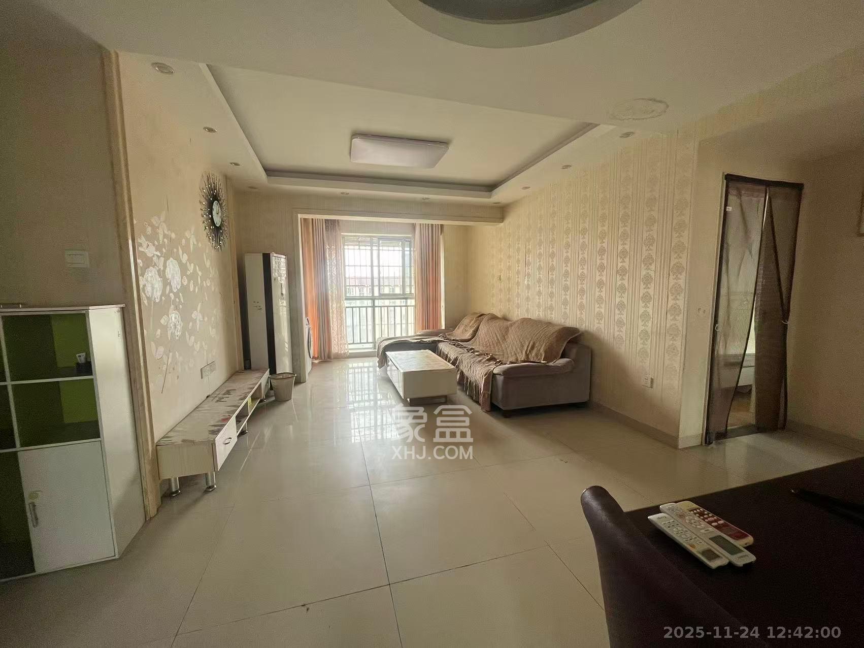 万国城（当代满庭春MOMA）三期  3室2厅2卫    2000.0元/月