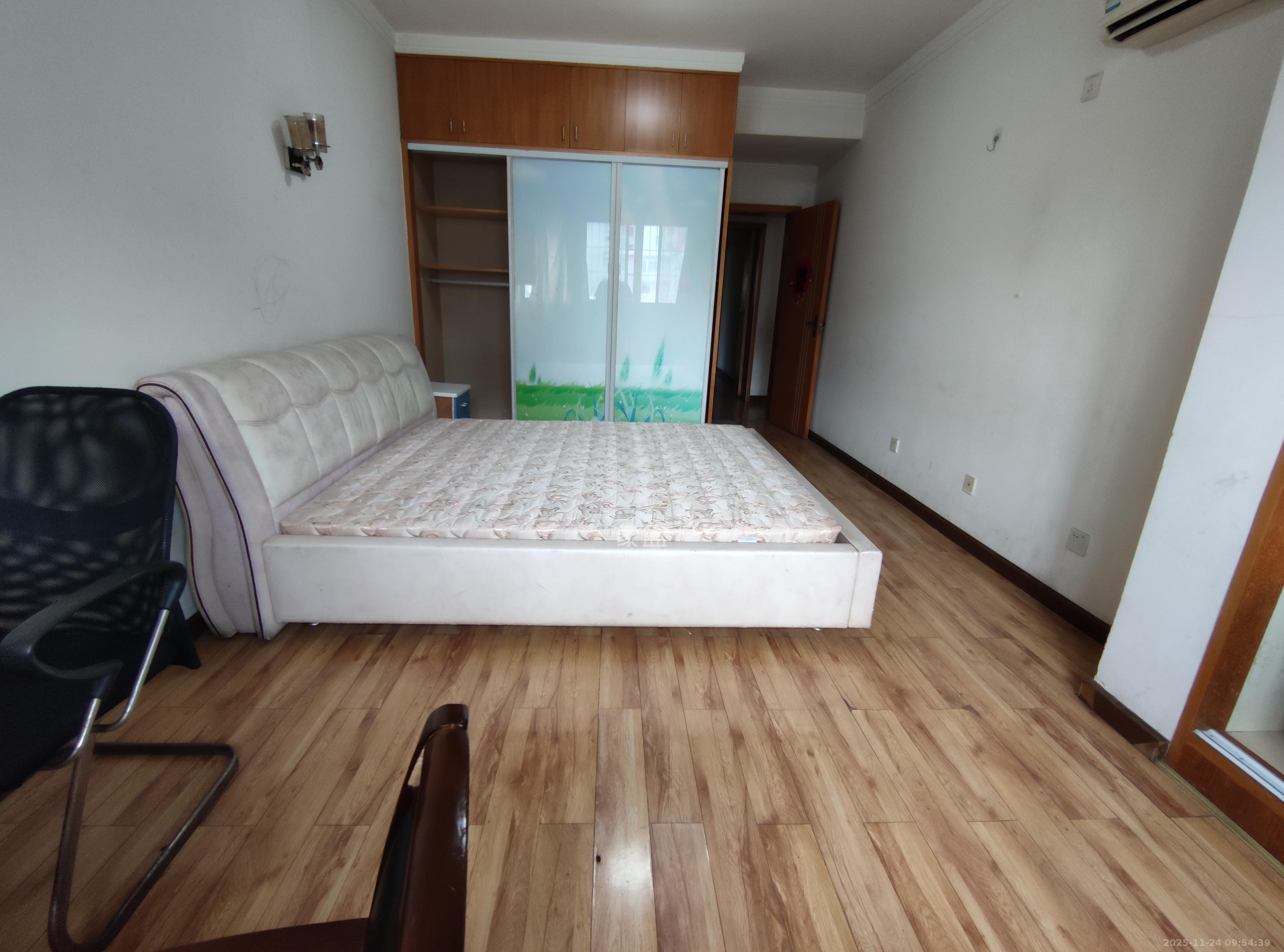 麓谷沐春园  2室2厅2卫    2100.0元/月室内图