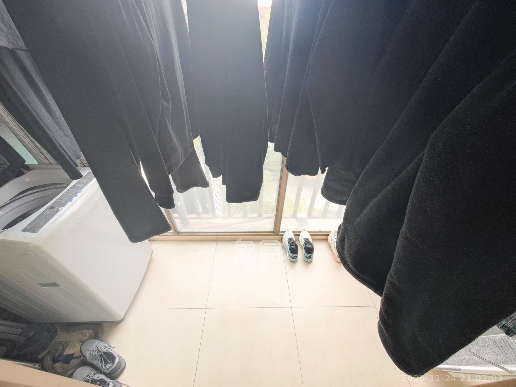 岳泰理想城  3室2厅1卫    68.0万阳台