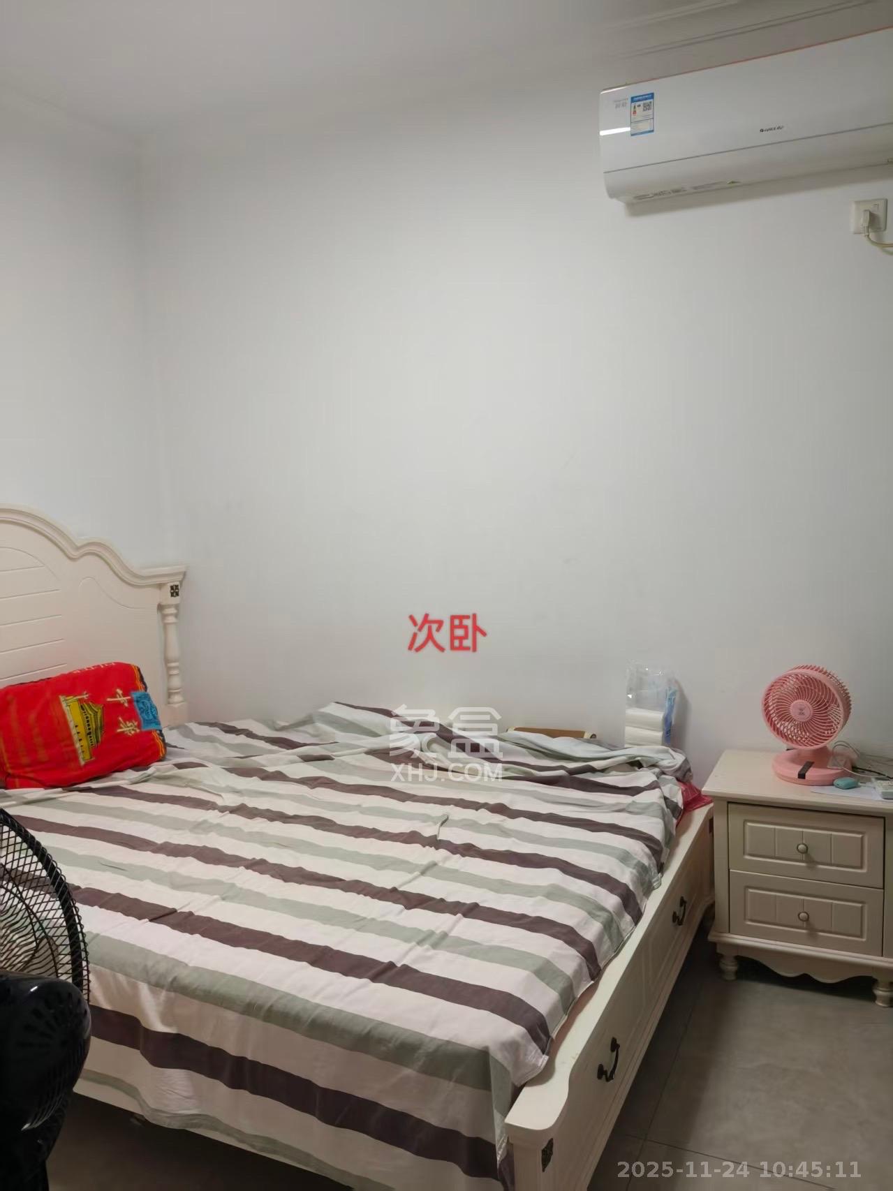 卓越蔚蓝城邦  3室2厅1卫    2200.0元/月室内图