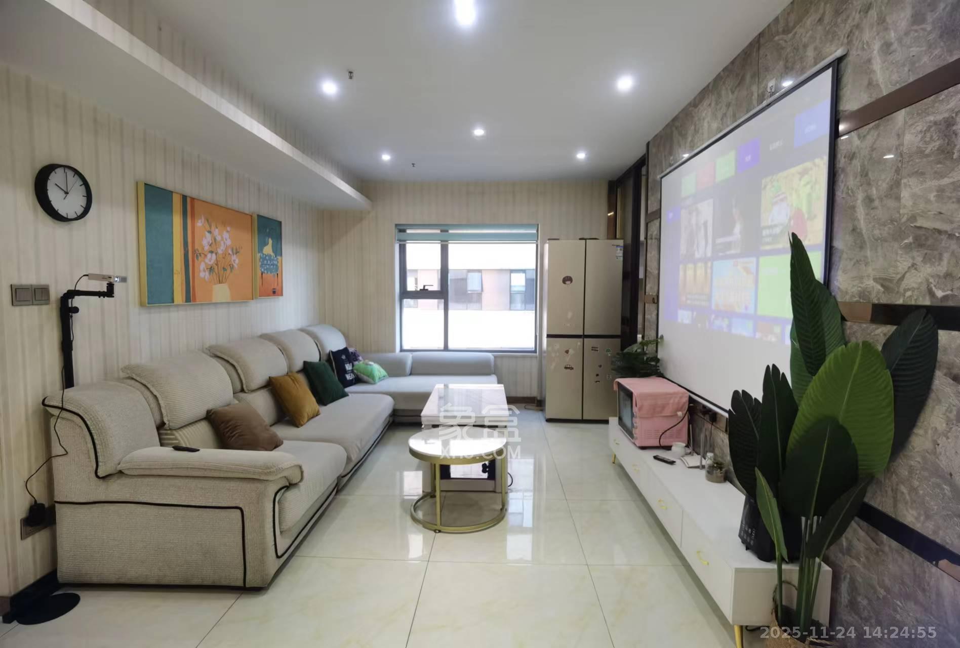 东怡外国(南湖一号) 2室2厅1卫 3600.0元/月 东怡外国(南湖一号) 2室2厅1卫 3600.0元/月室内图