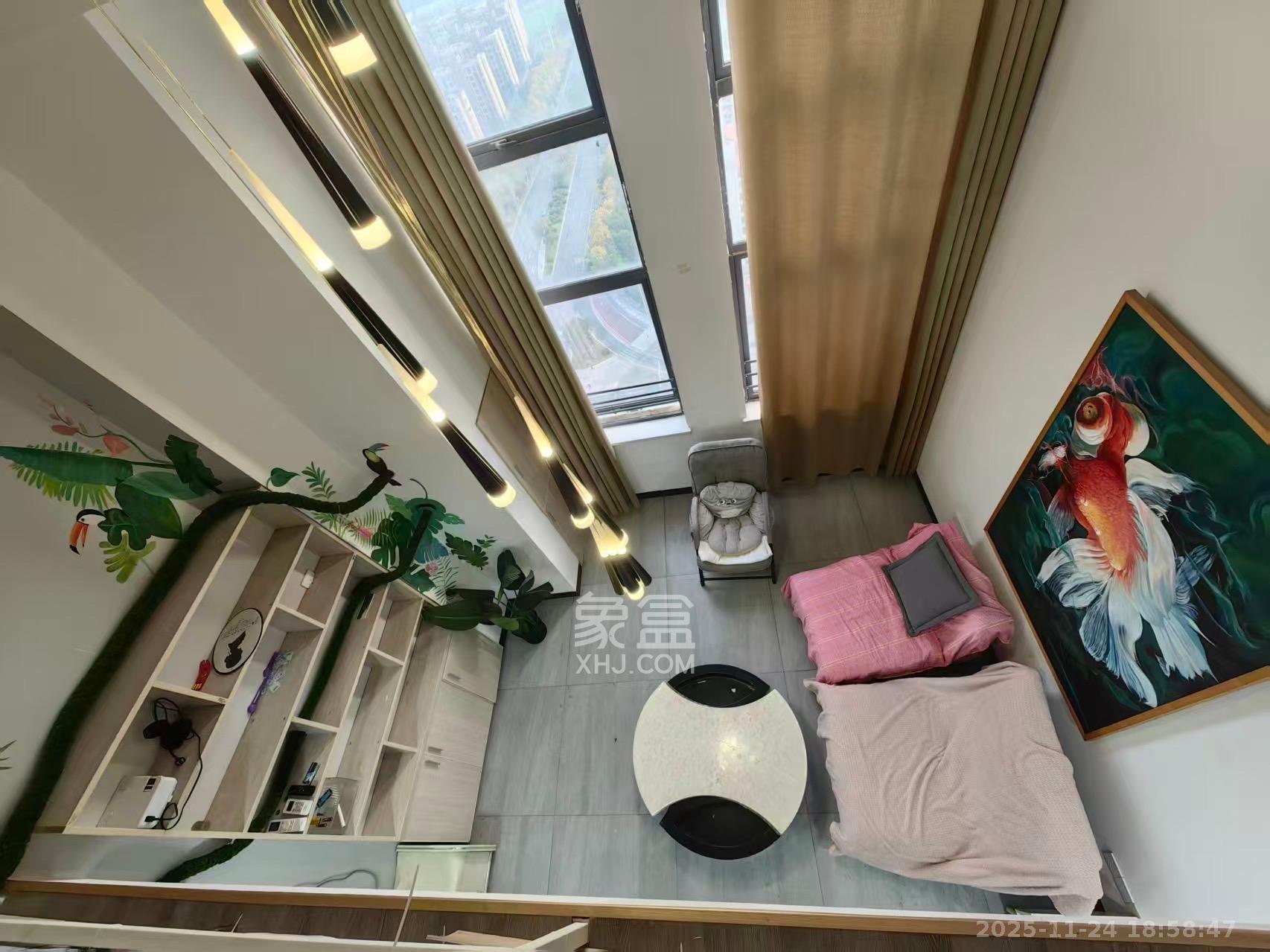 华润置地广场二期  1室1厅1卫    1600.0元/月室内图