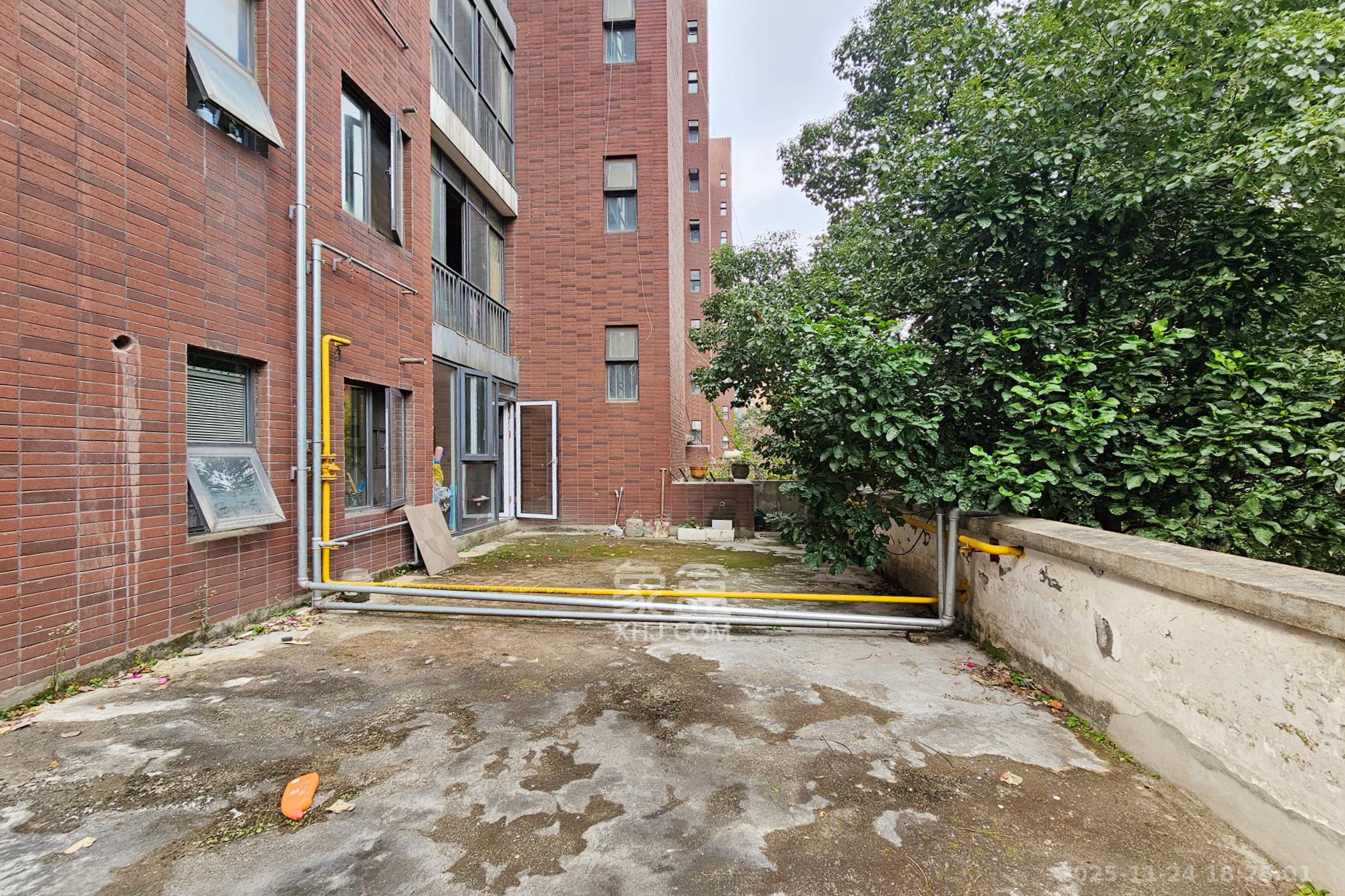 茂华国际湘 3室2厅2卫 150.0万 茂华国际湘 3室2厅2卫 150.0万阳台