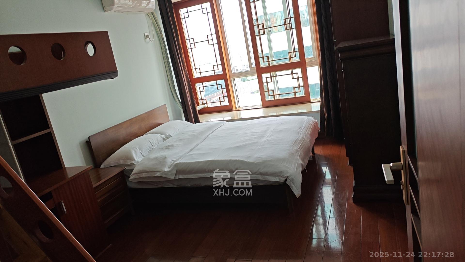 新世纪花苑  4室2厅2卫    6000.0元/月室内图