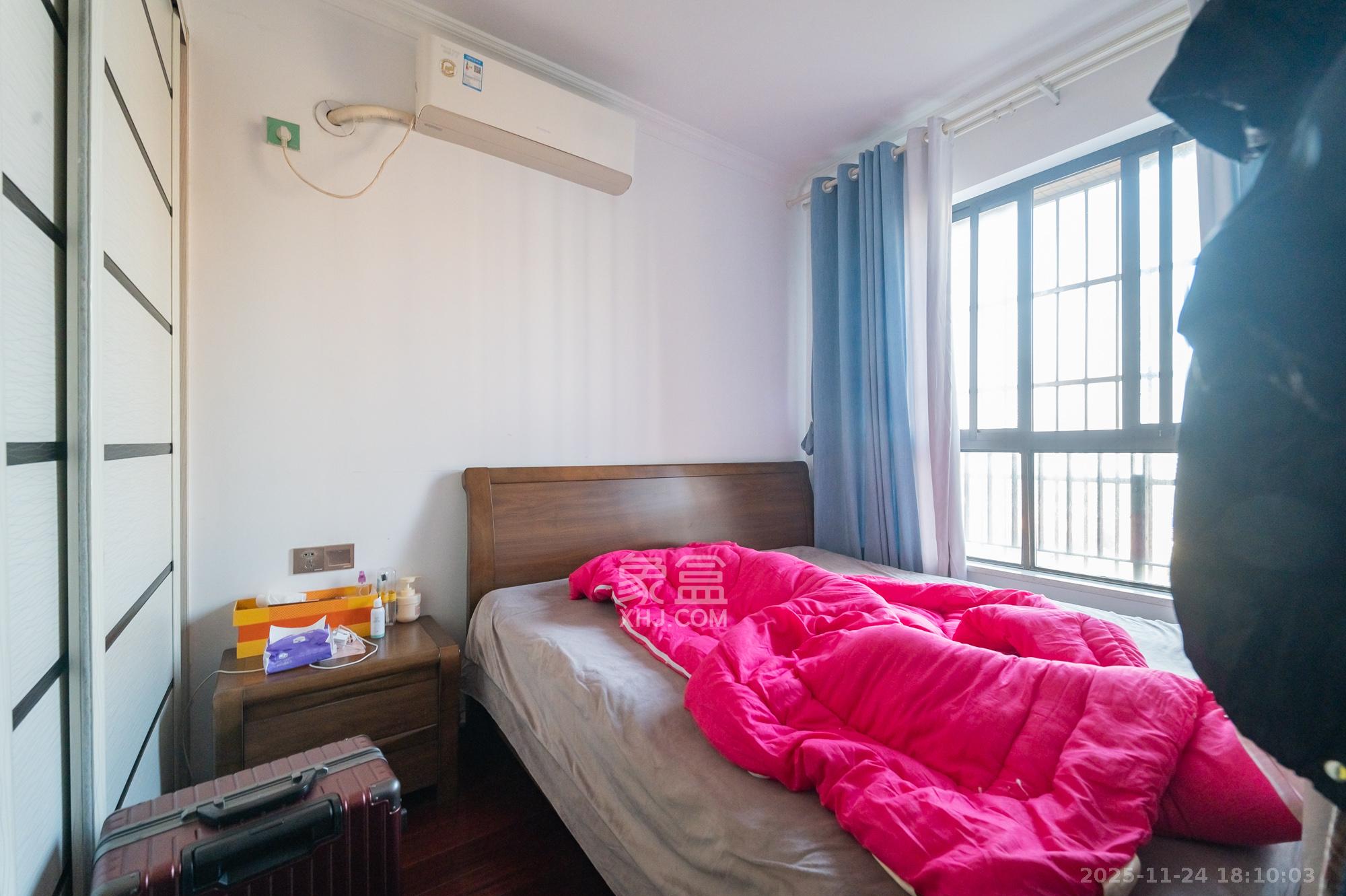 华润凤凰城三期 3室2厅2卫 86.8万 华润凤凰城三期 3室2厅2卫 86.8万卧室