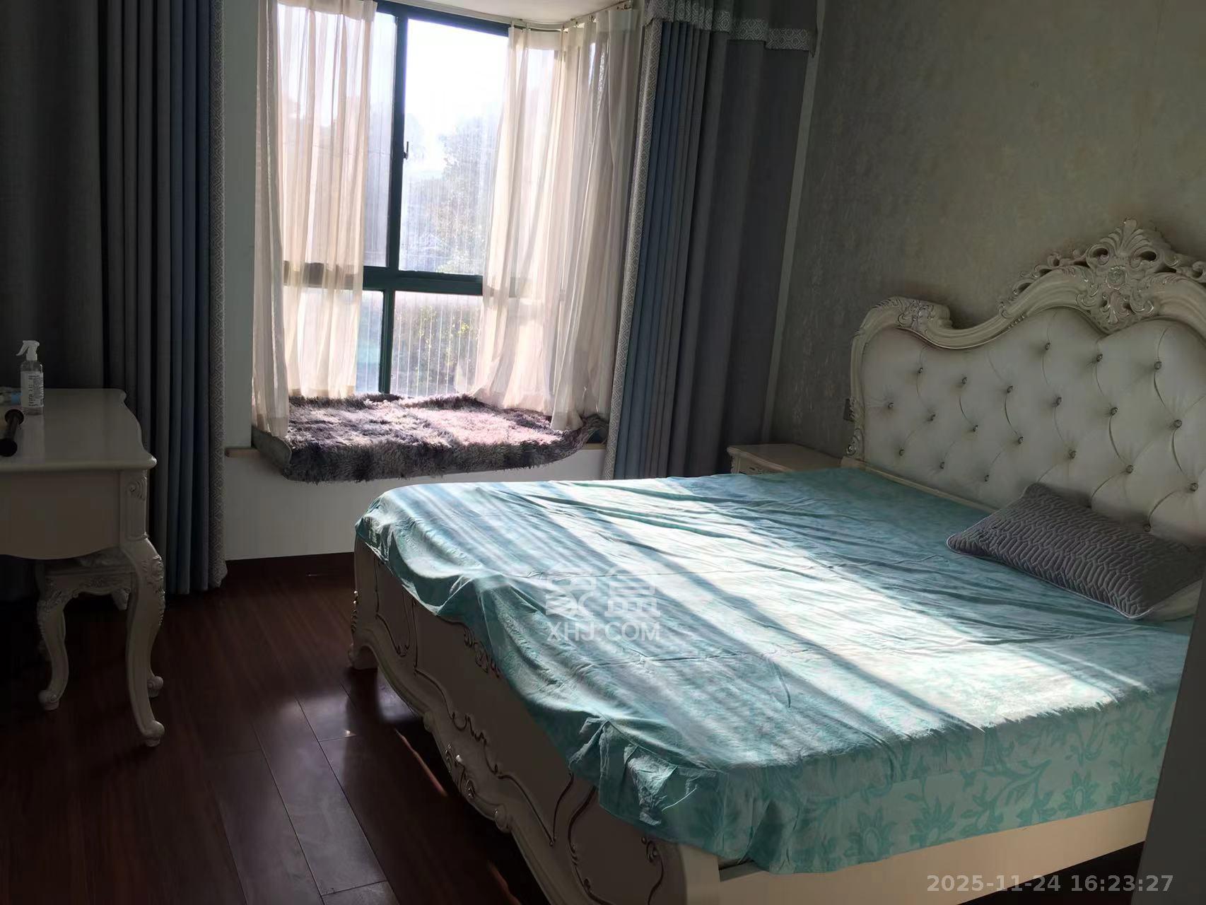 天和华城  3室2厅1卫    2400.0元/月室内图