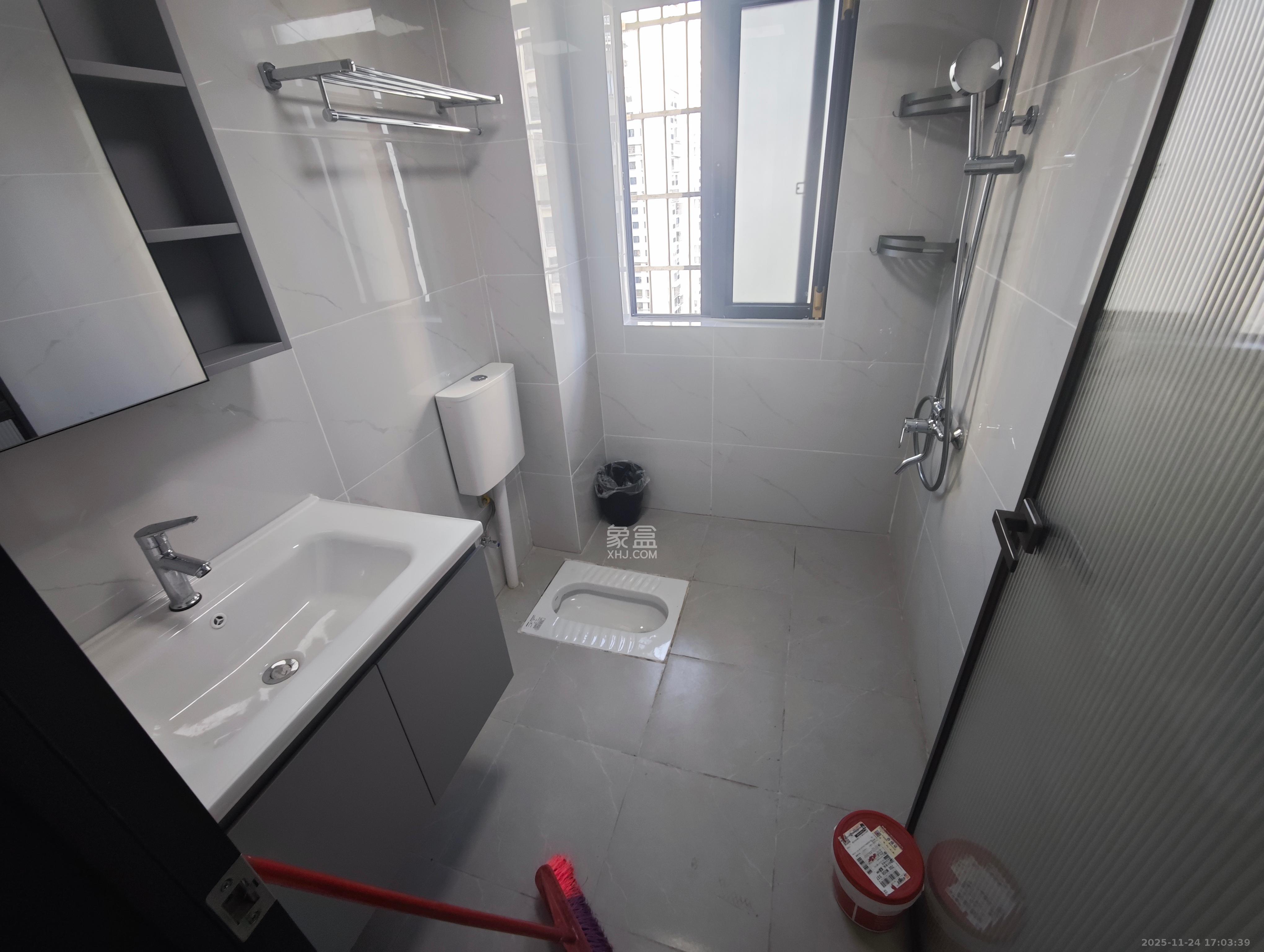 和景家园二期 3室1厅1卫 2200.0元/月 和景家园二期 3室1厅1卫 2200.0元/月室内图