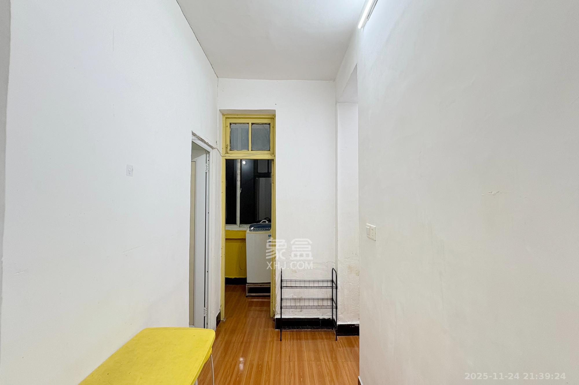 新运街散盘  1室1厅1卫    35.0万