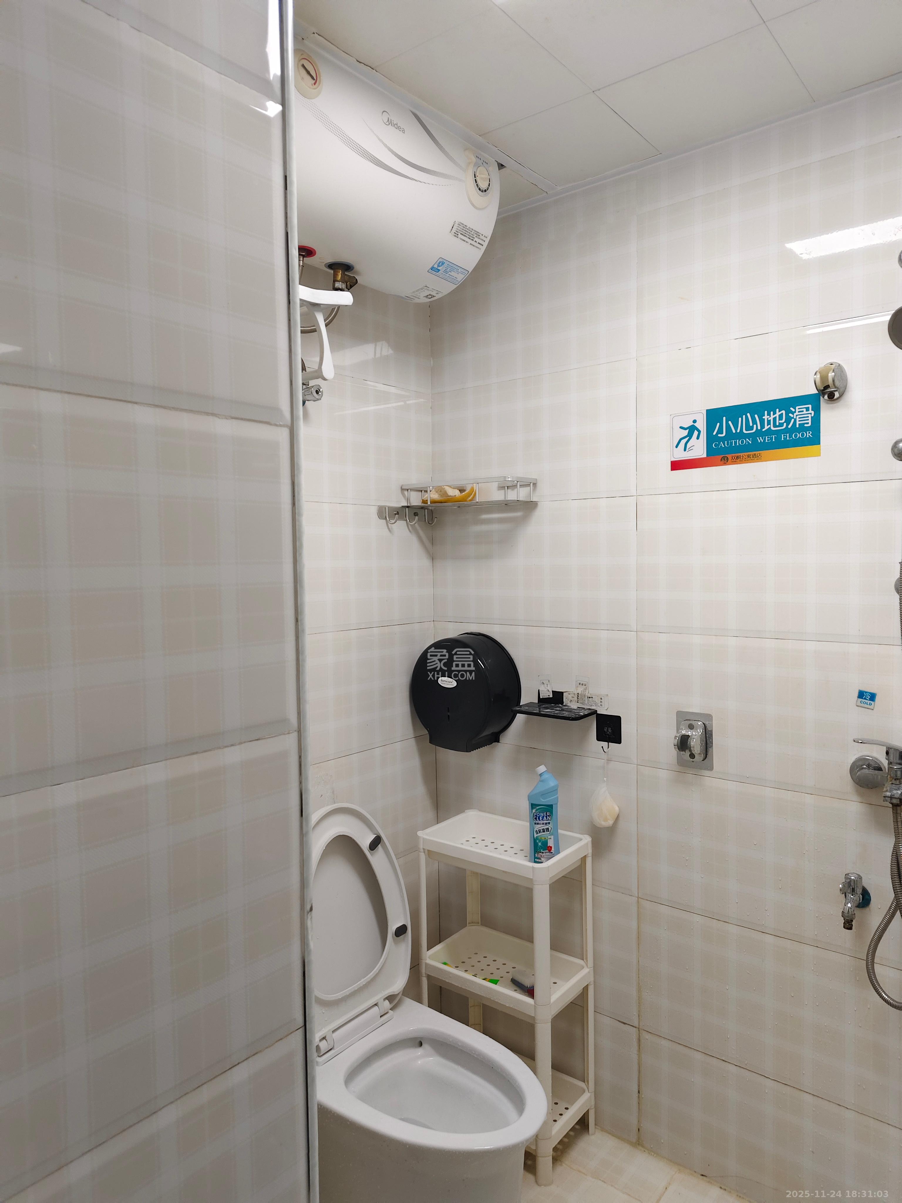 华润五彩城 1室1厅1卫 1200.0元/月 华润五彩城 1室1厅1卫 1200.0元/月室内图