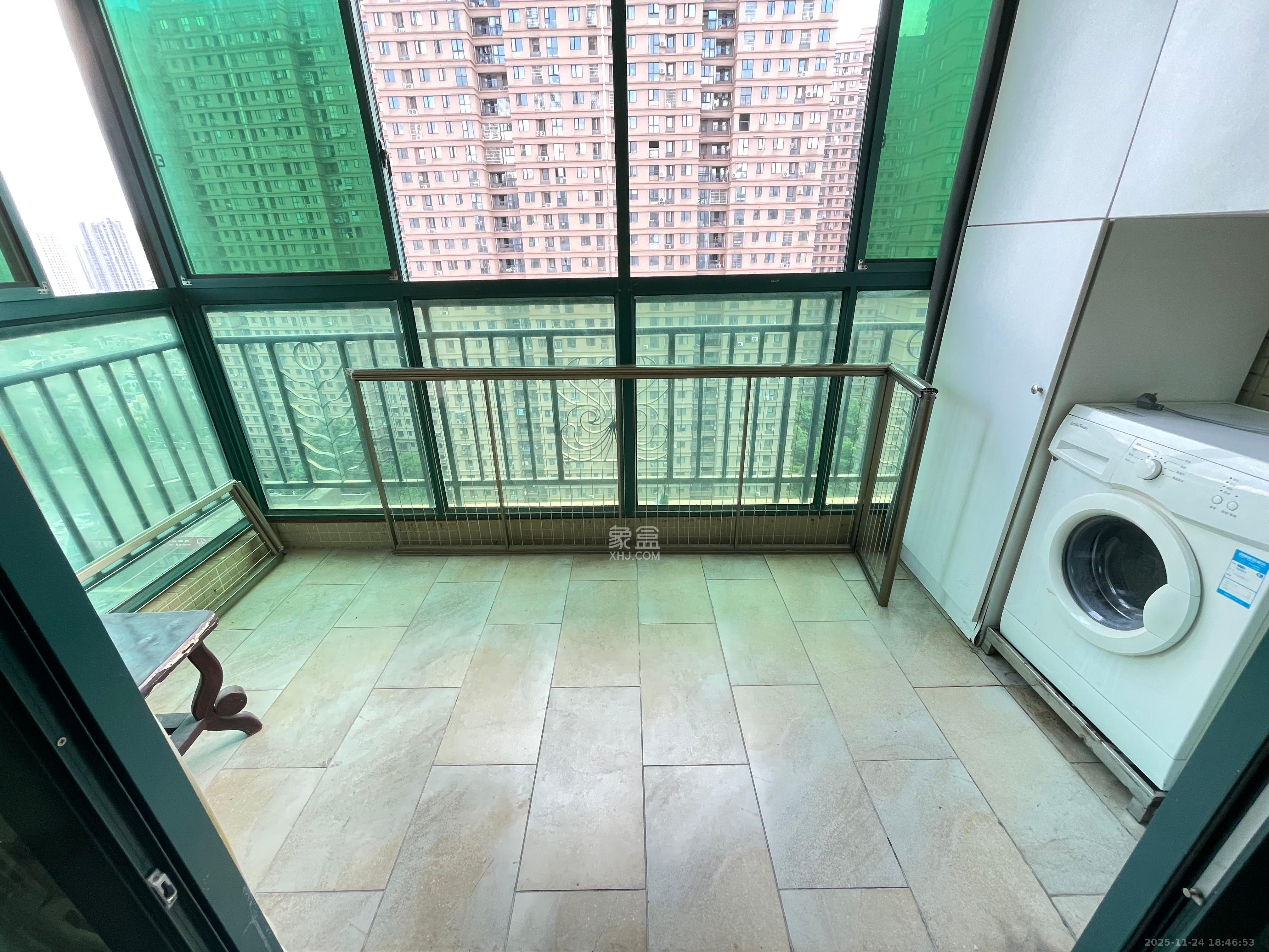 恒大名都  2室2厅1卫    1400.0元/月室内图