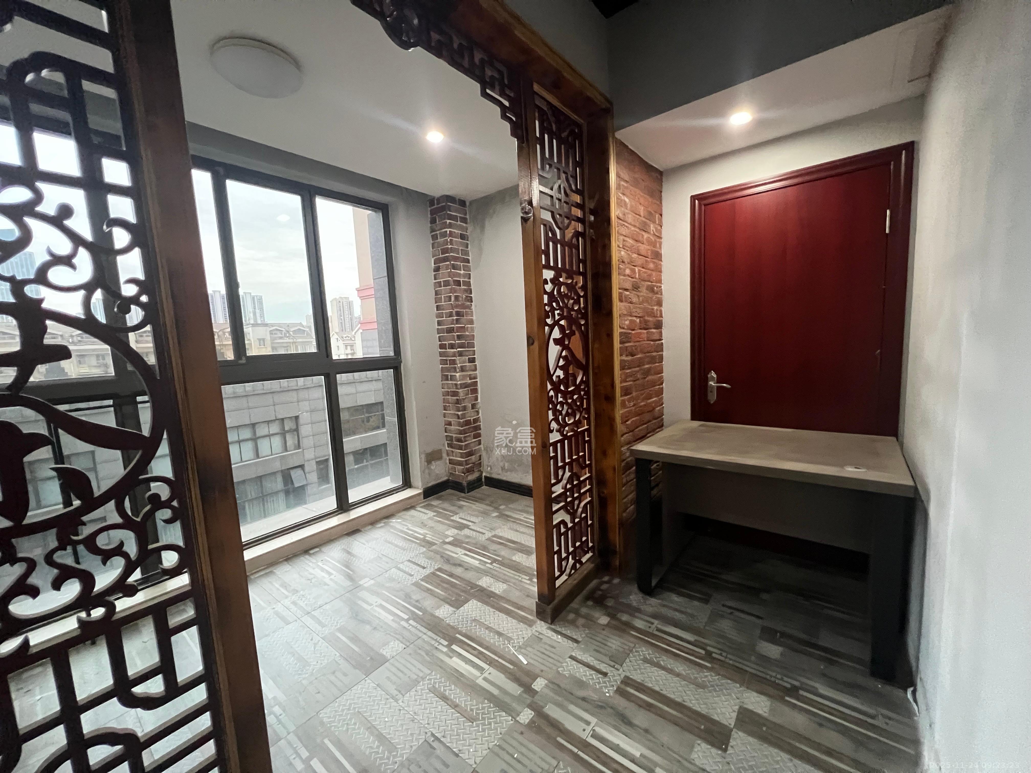 华晨国际公馆 5室2厅1卫 7500.0元/月 华晨国际公馆 5室2厅1卫 7500.0元/月室内图