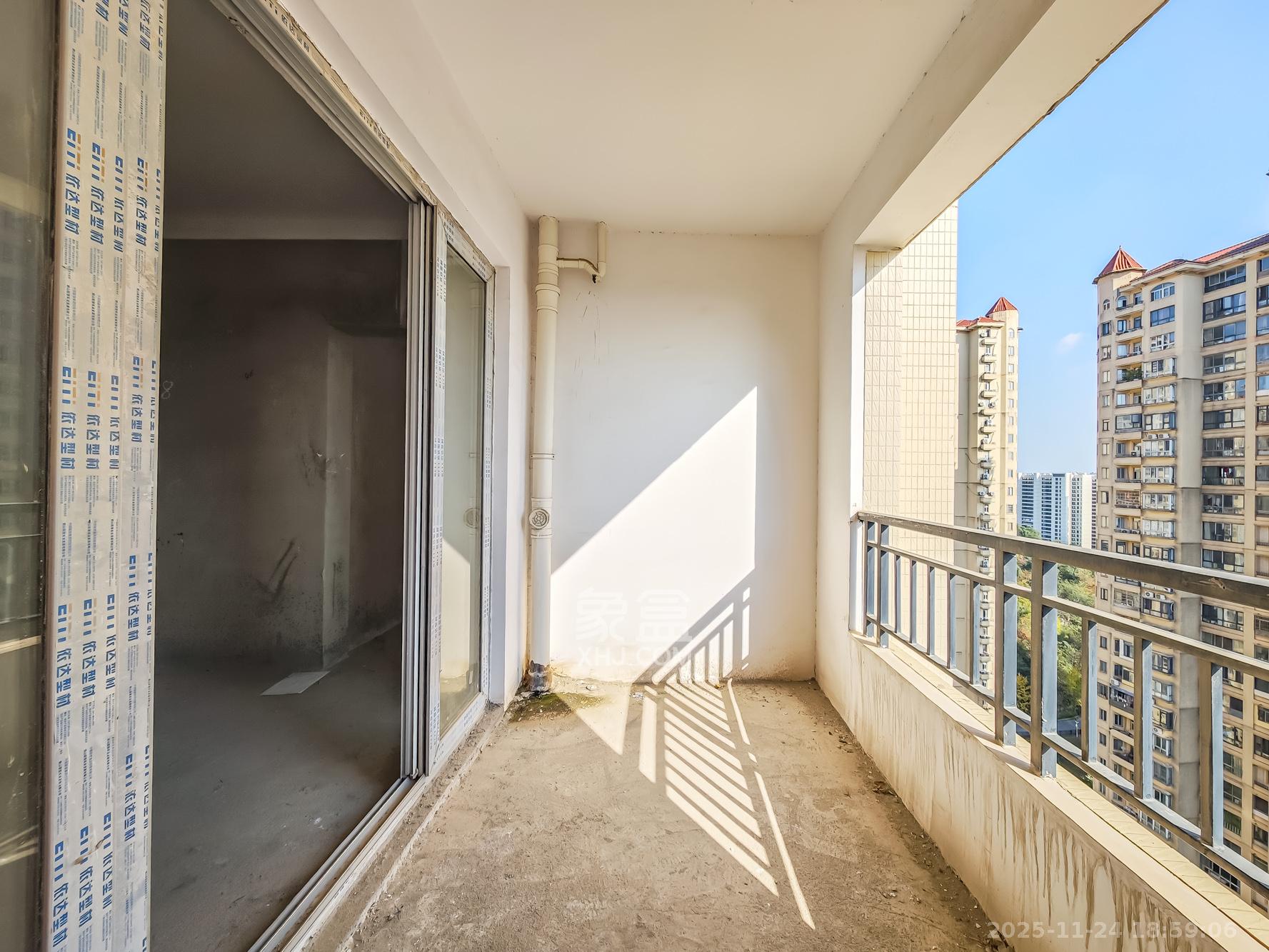 钱隆世家 2室2厅1卫 55.0万 钱隆世家 2室2厅1卫 55.0万阳台