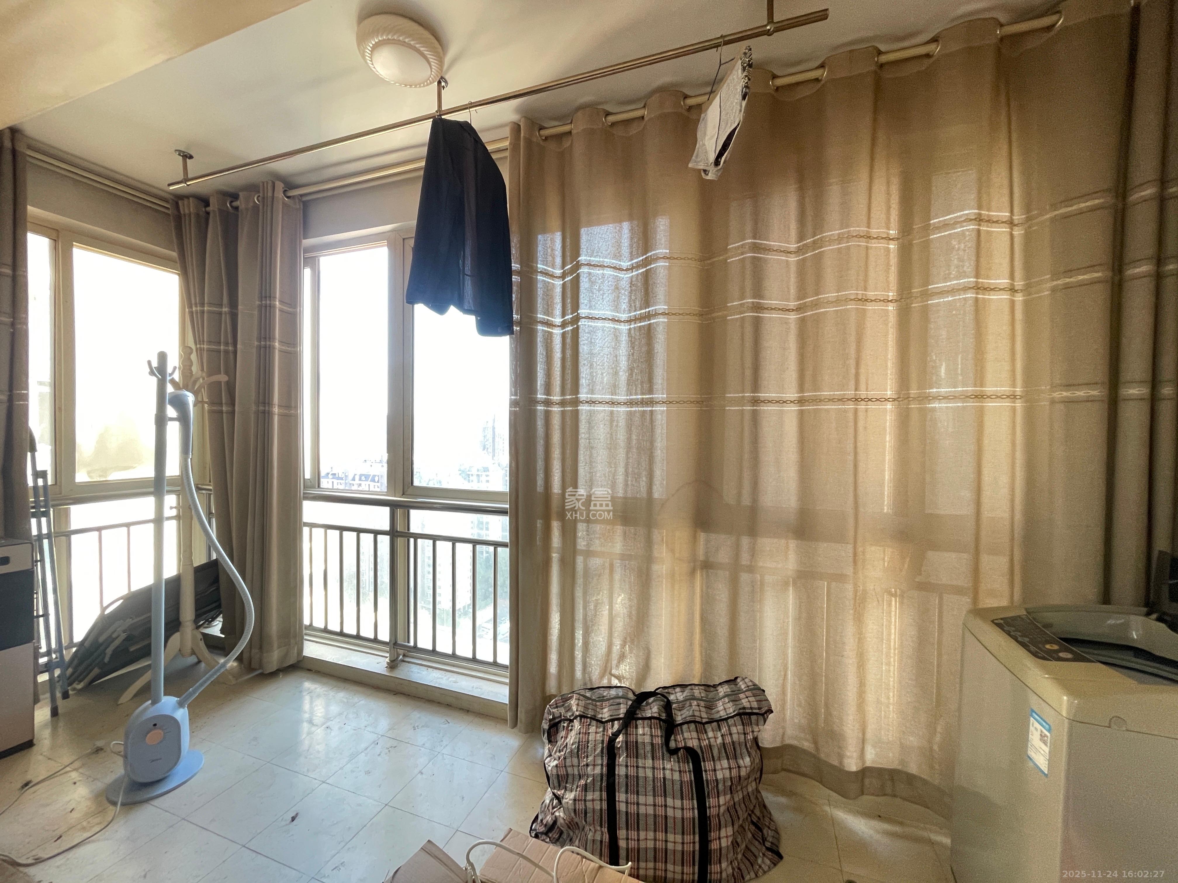 新芙蓉之都  1室1厅1卫    1600.0元/月室内图