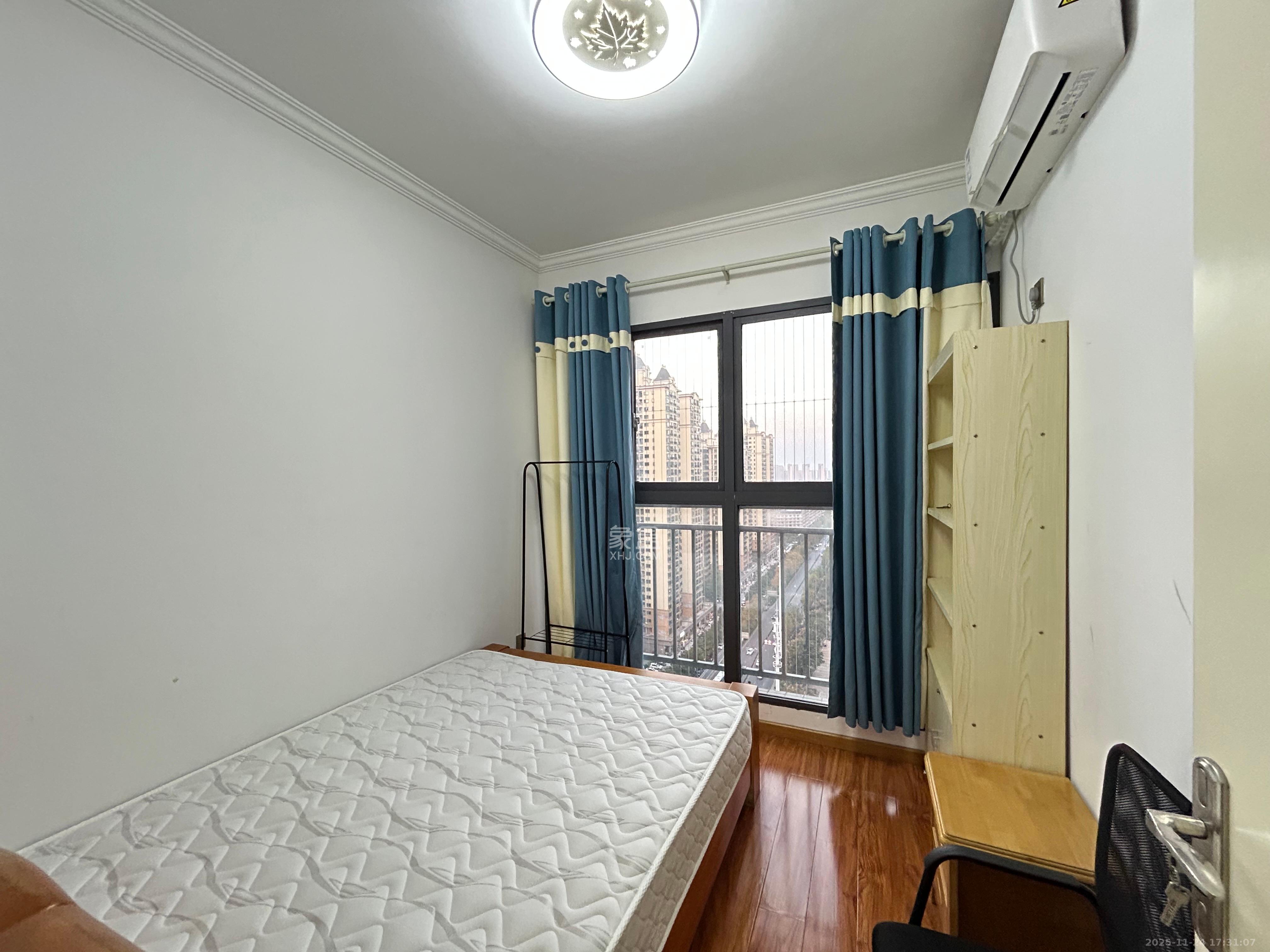 恒基凯旋门三期  3室2厅1卫    2200.0元/月室内图