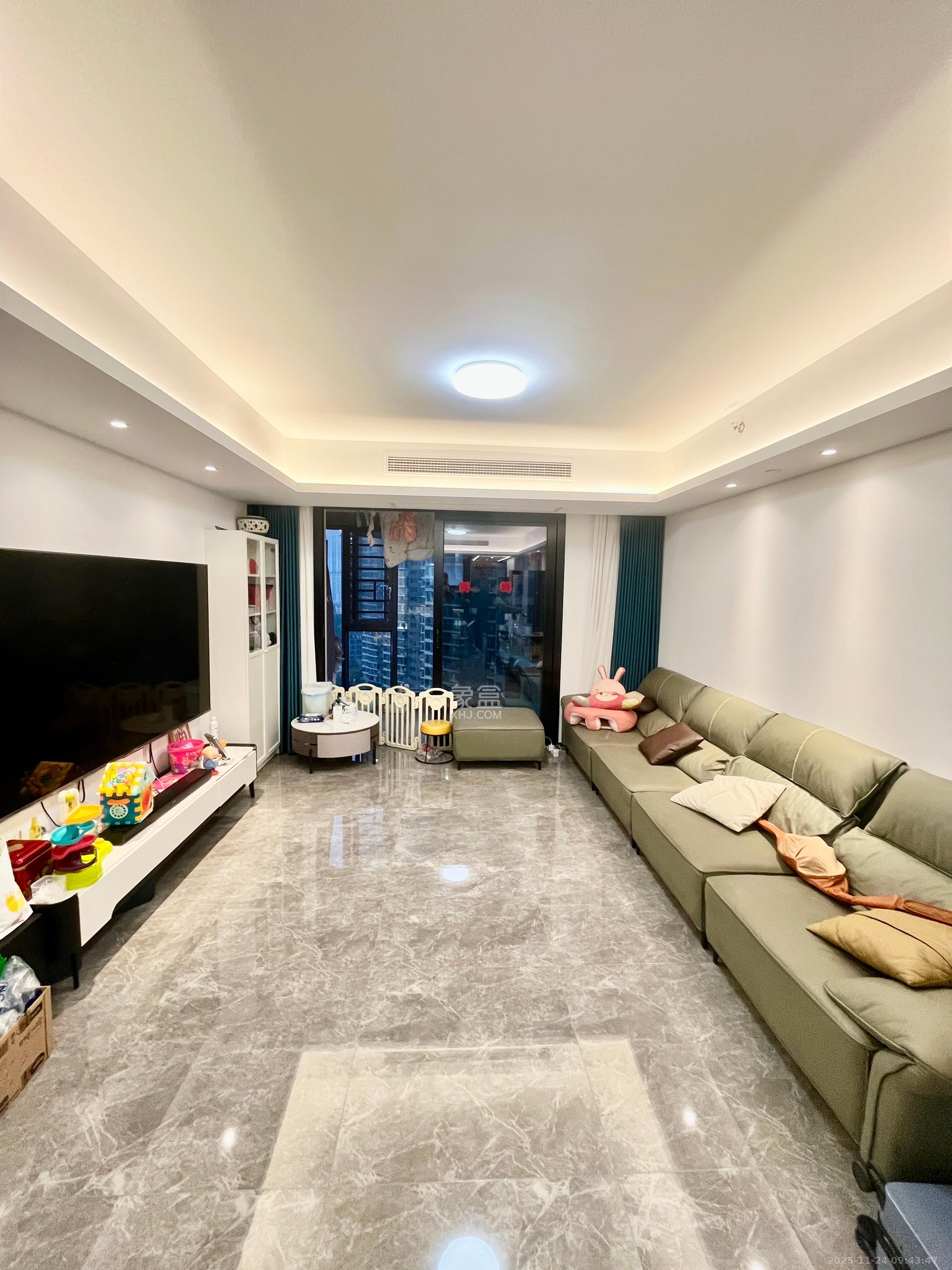 北辰瀚江府  3室2厅2卫    5500.0元/月