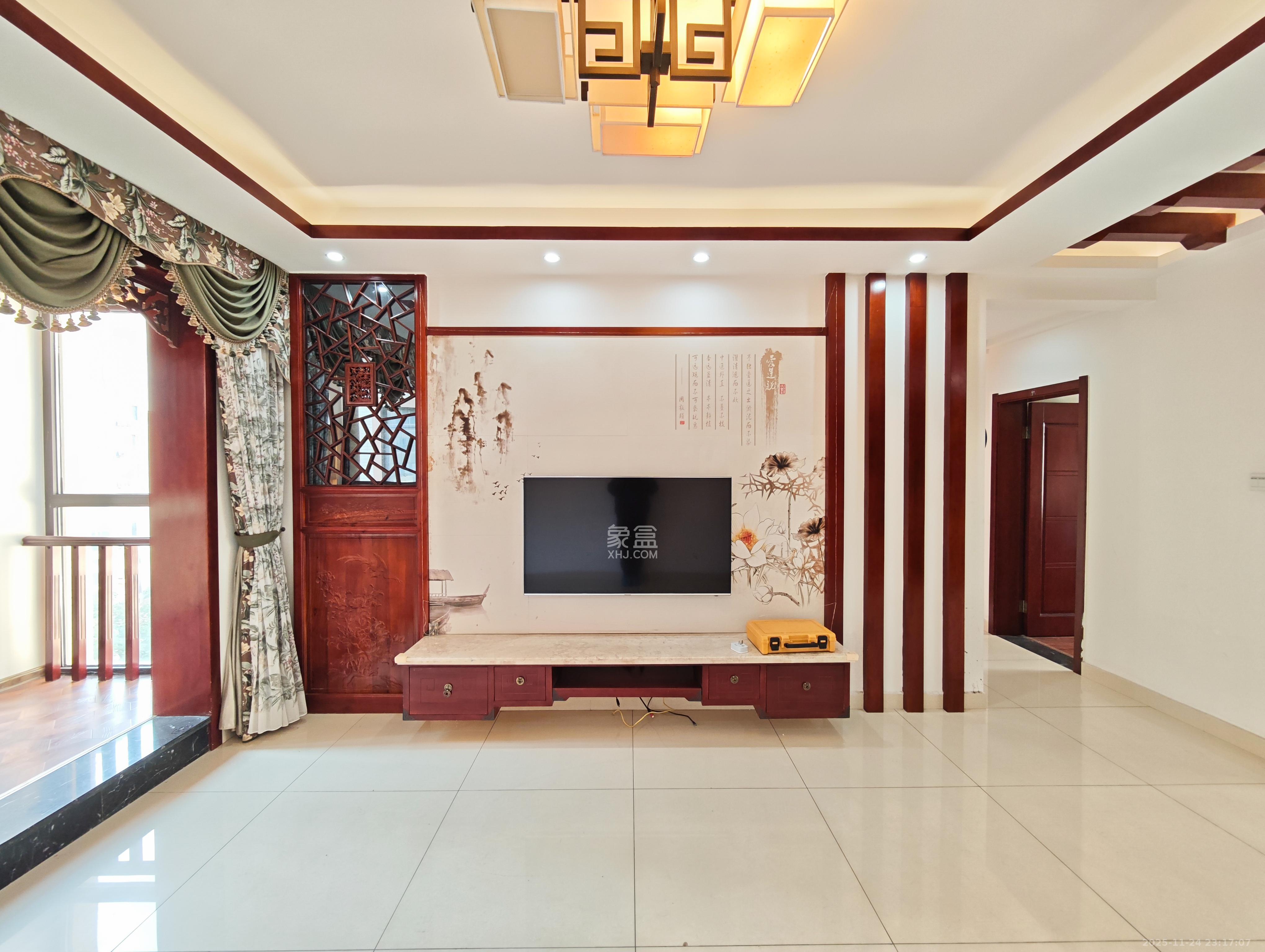 宏聚地中海 3室2厅2卫 86.0万 宏聚地中海 3室2厅2卫 86.0万客厅