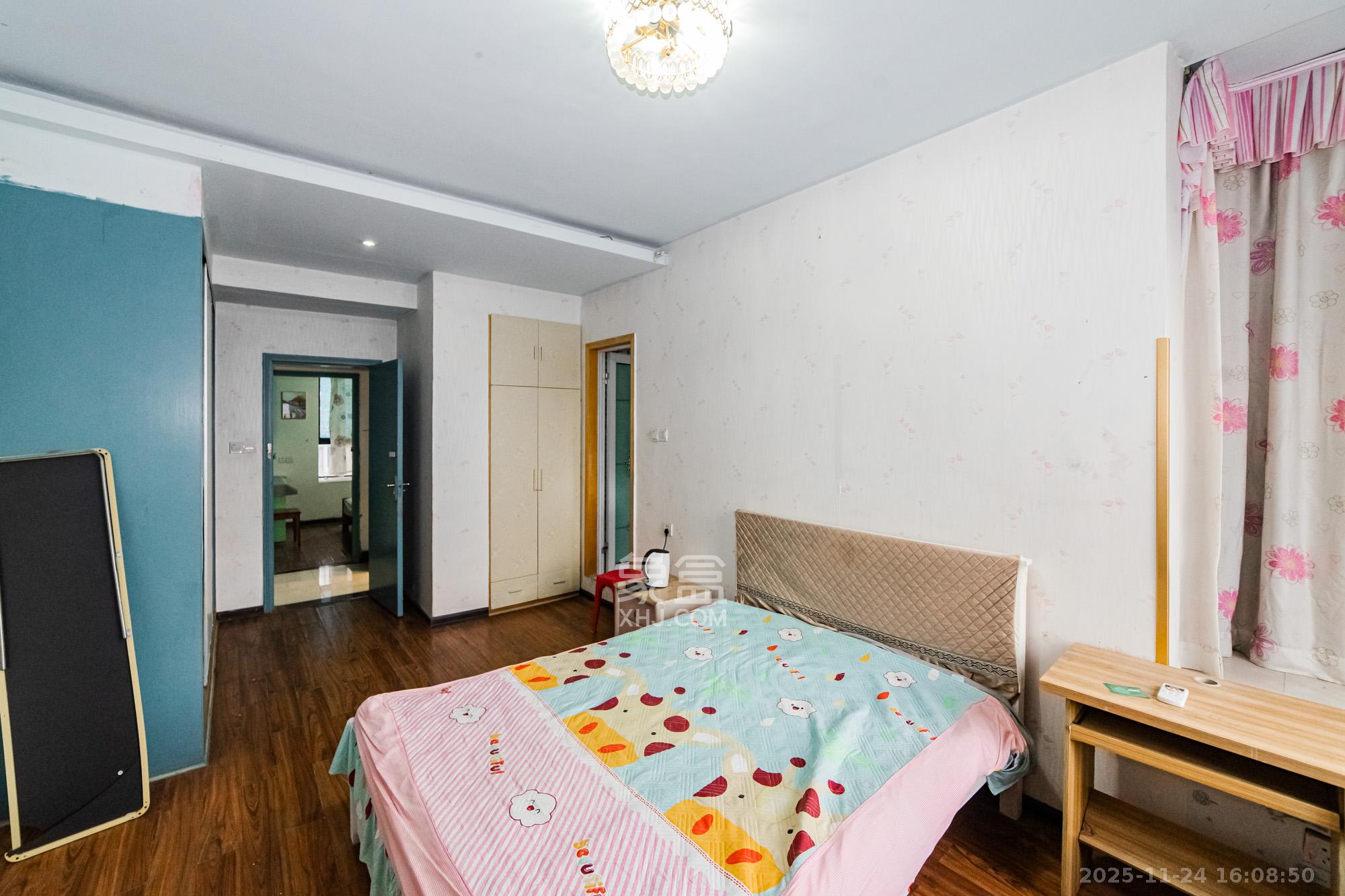 湘江世纪城咏江苑 3室2厅2卫 91.0万 湘江世纪城咏江苑 3室2厅2卫 91.0万卧室