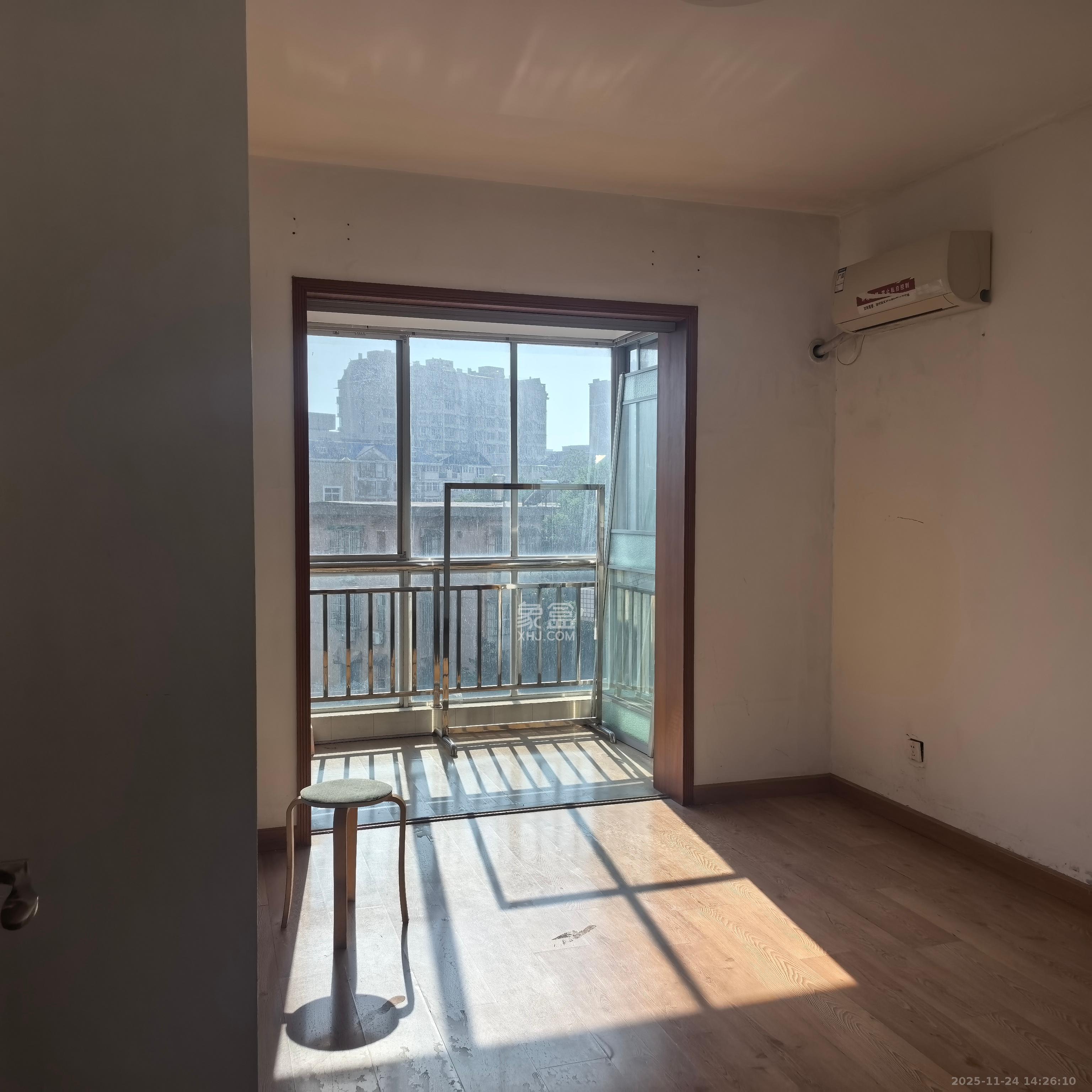 嘉盛奥美城 4室2厅1卫 3700.0元/月 嘉盛奥美城 4室2厅1卫 3700.0元/月室内图