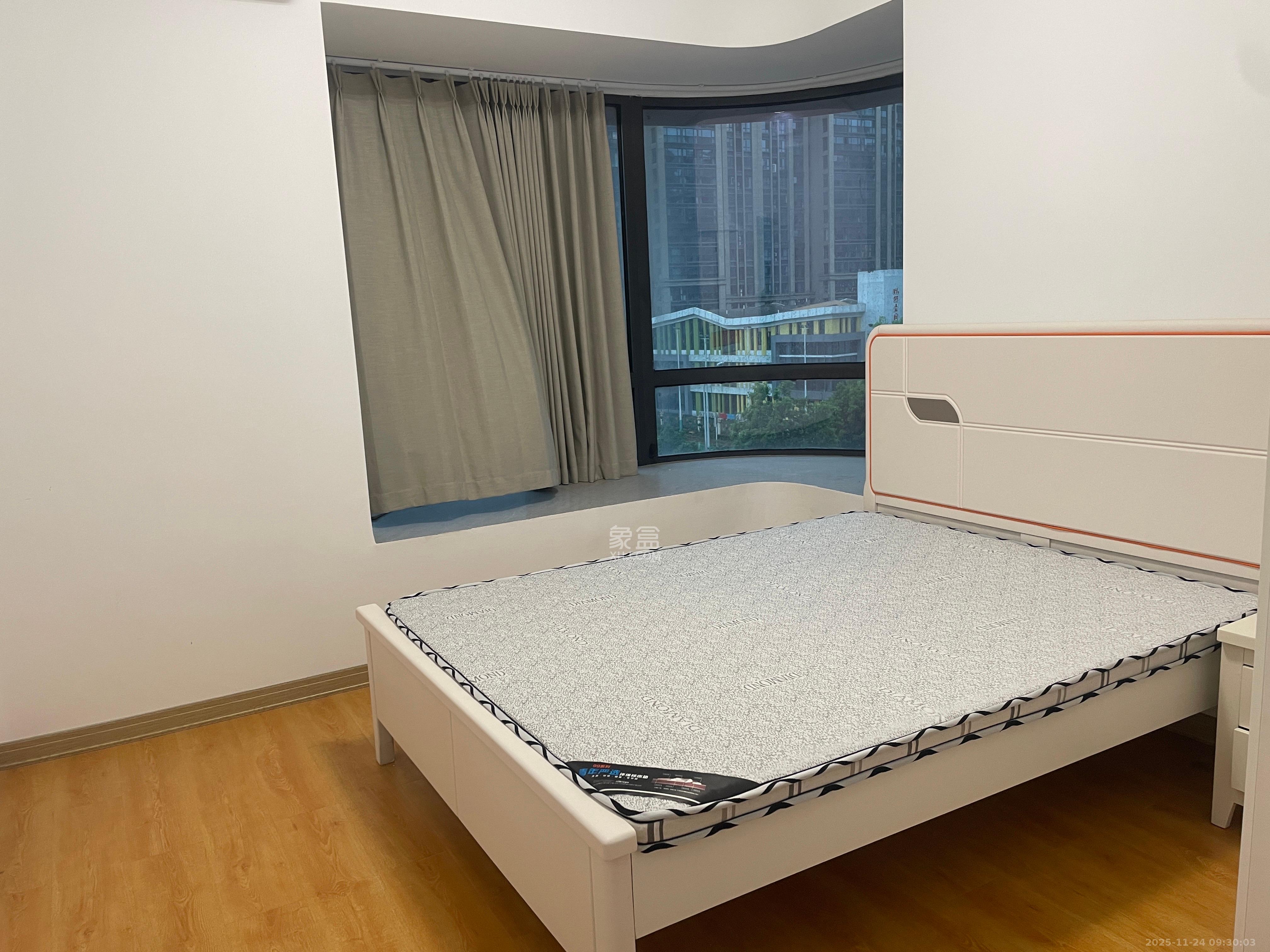 明昇壹城（明昇时代广场）一期  3室2厅2卫    3300.0元/月室内图