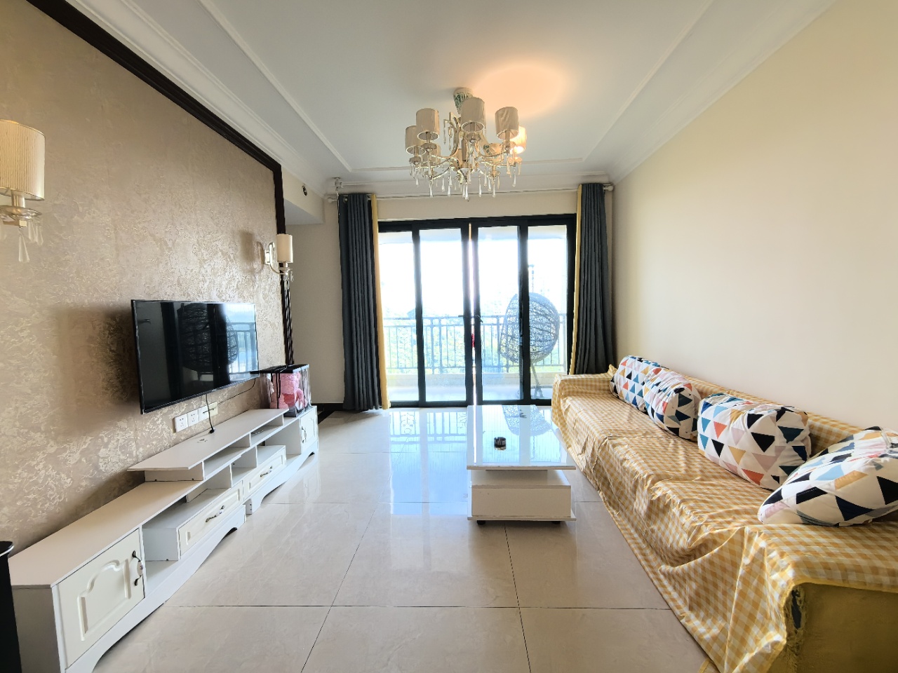 恒大绿洲  3室2厅1卫    1600.0元/月室内图