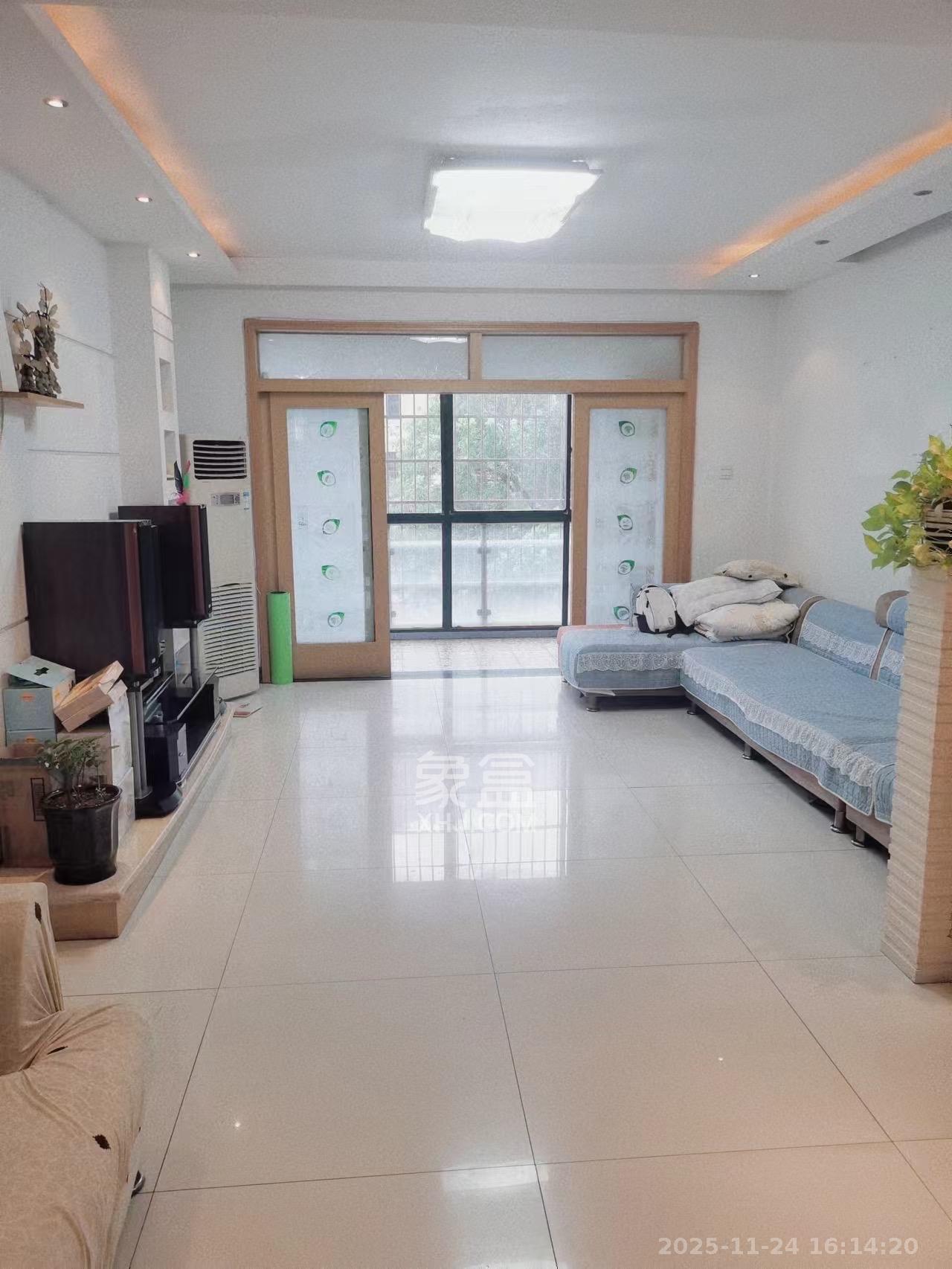 永宏佳园  3室2厅2卫    2600.0元/月