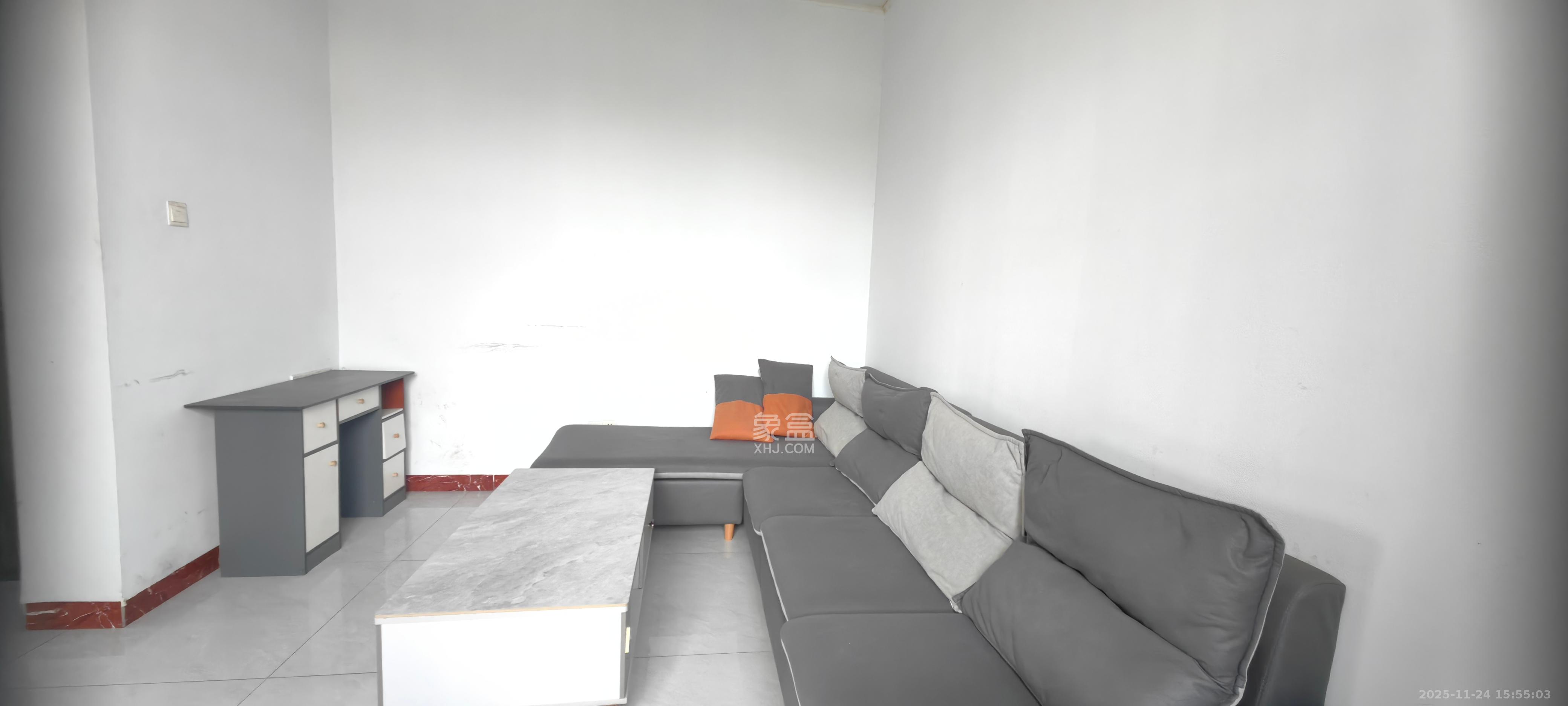 先福安置小区  1室1厅1卫    1700.0元/月室内图