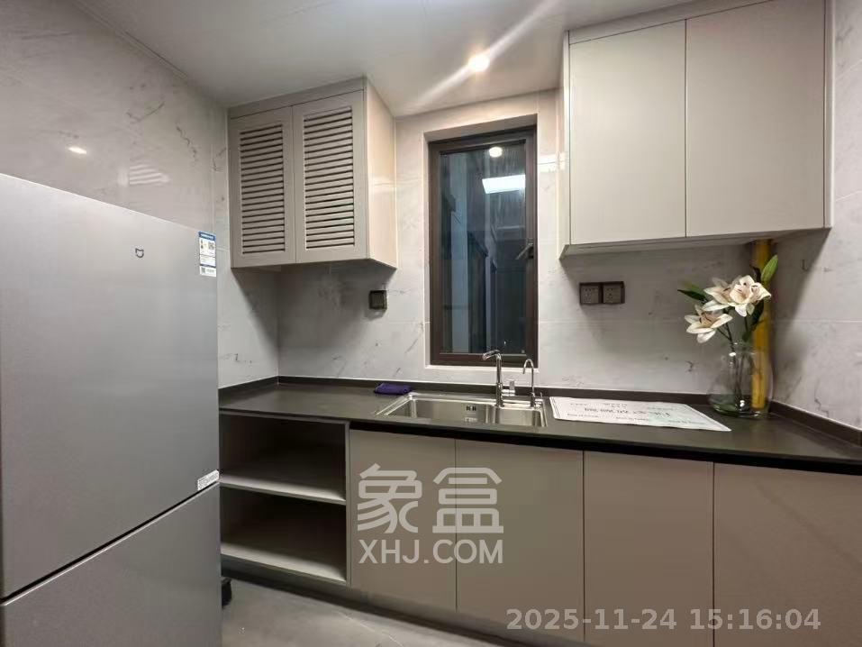 龙湖春江天玺  3室2厅2卫    4500.0元/月室内图