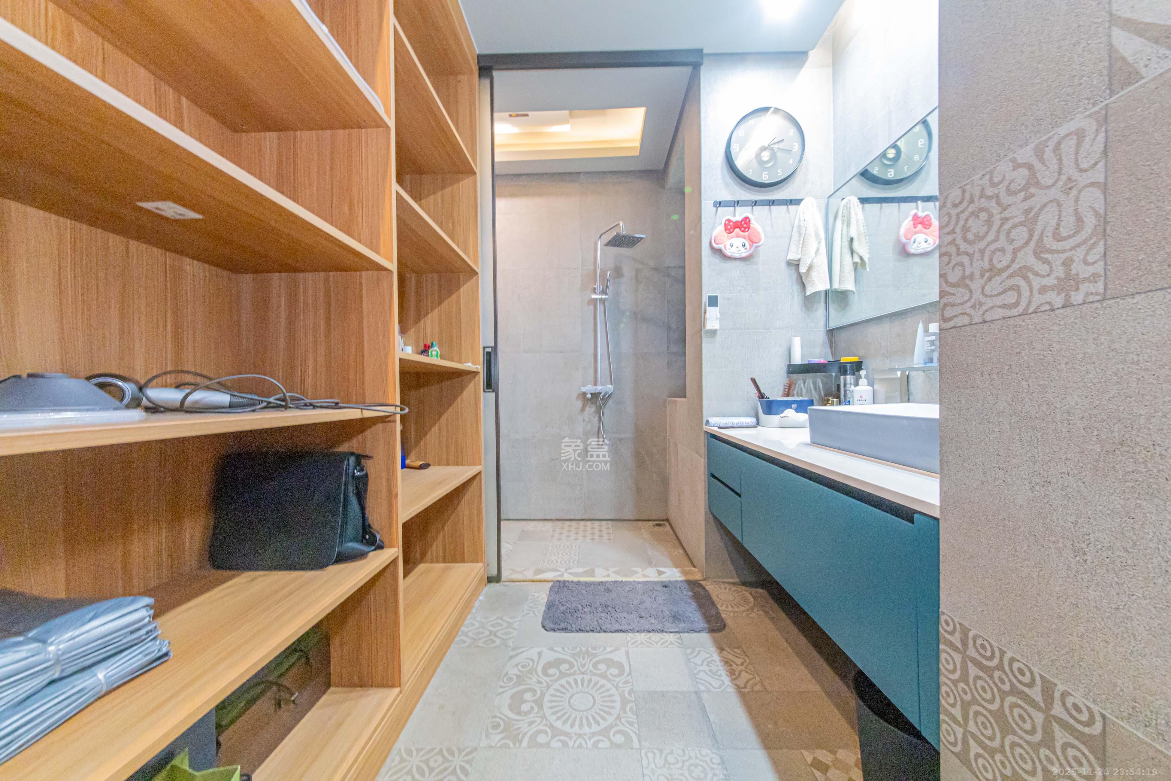 中建芙蓉和苑 6室2厅4卫 468.0万 中建芙蓉和苑 6室2厅4卫 468.0万卫生间