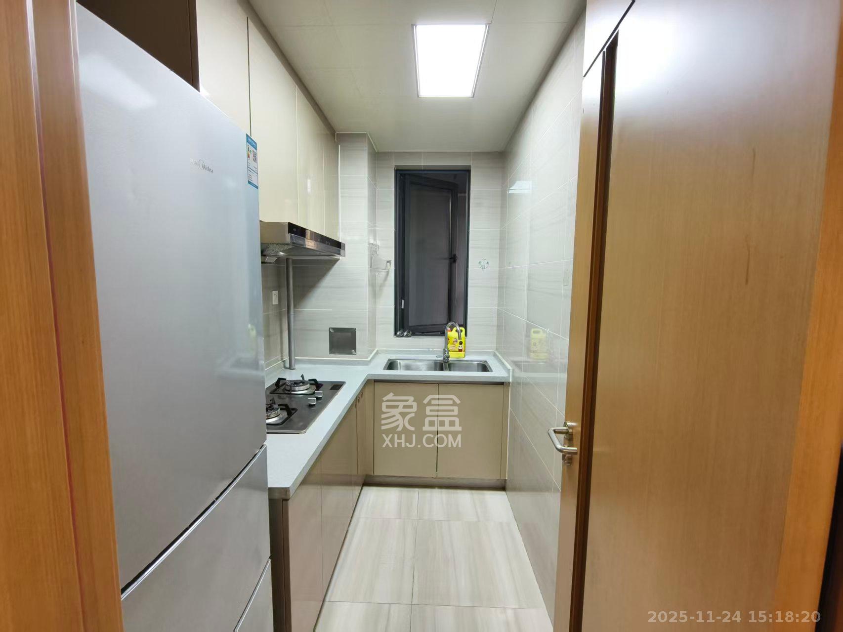 阳光100一期、四五期  2室2厅1卫    2500.0元/月室内图