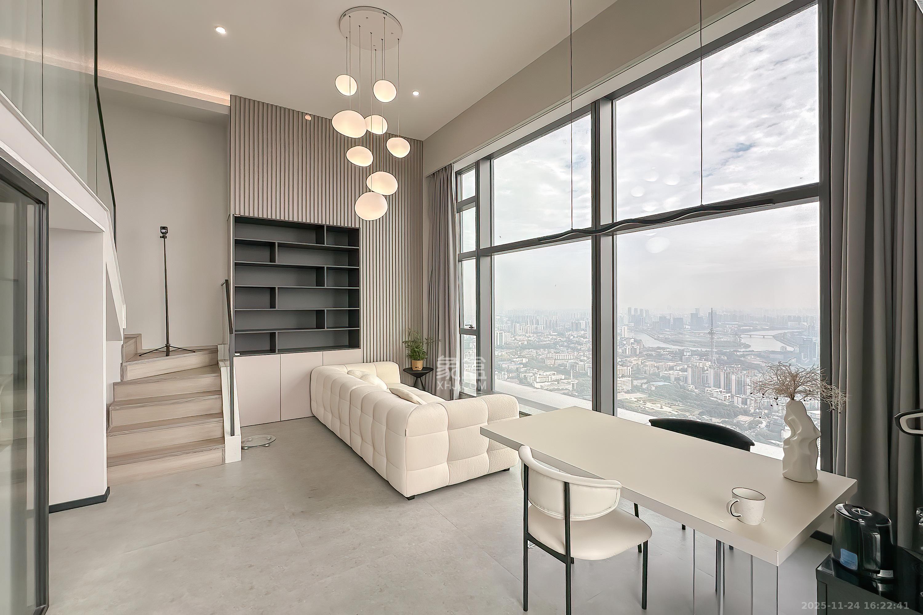 华远华时代 1室2厅2卫 126.0万 华远华时代 1室2厅2卫 126.0万客厅