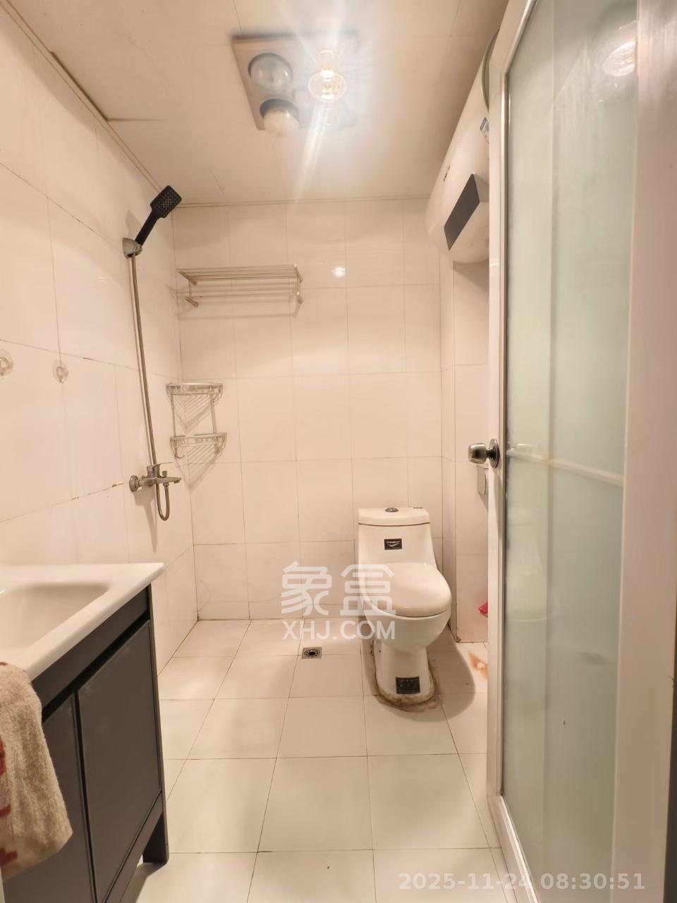 未来蜂巢  1室1厅1卫    900.0元/月室内图