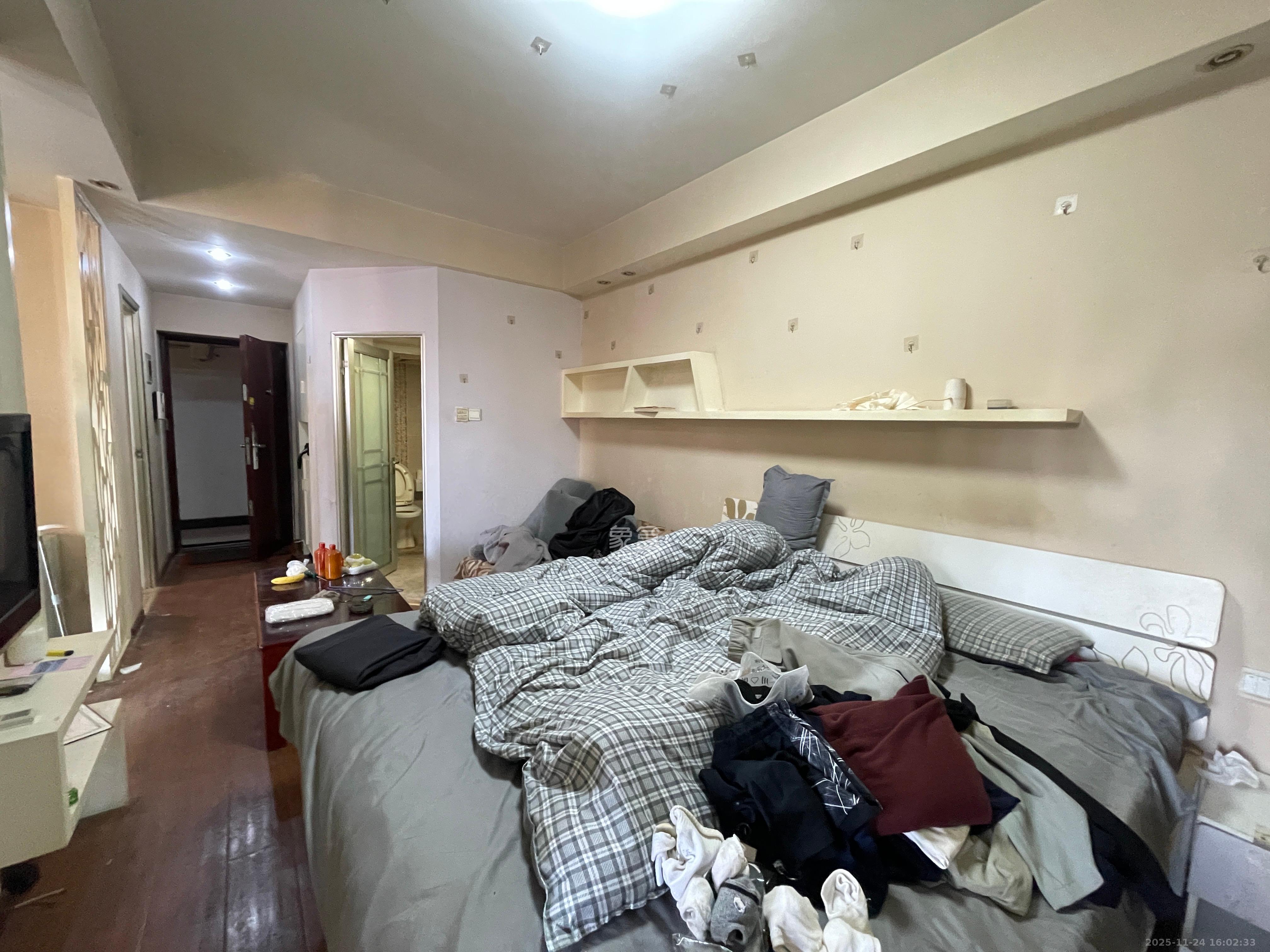 新芙蓉之都  1室1厅1卫    1600.0元/月室内图