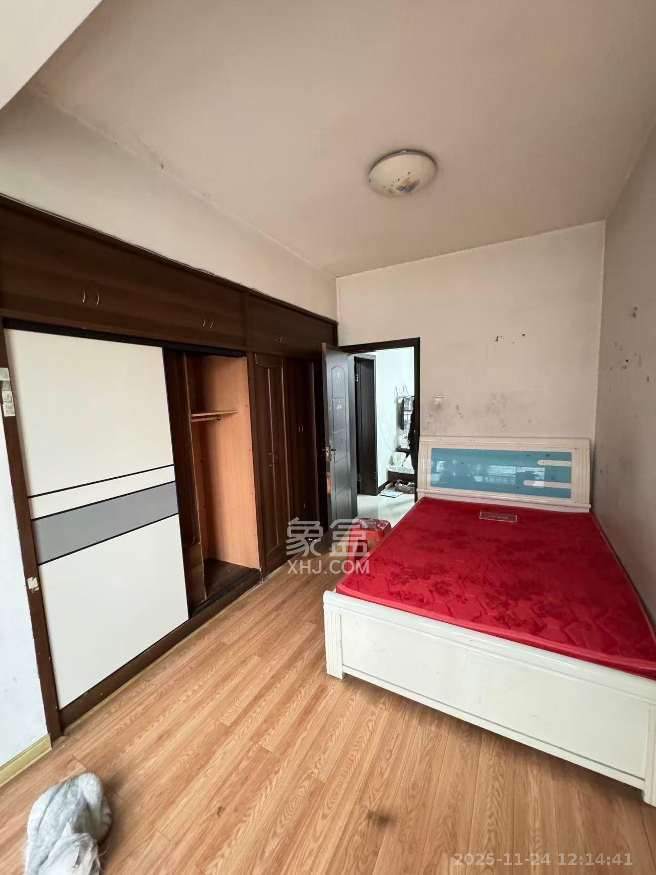 新塘垅小区（高桥物流园）  2室1厅1卫    1400.0元/月室内图