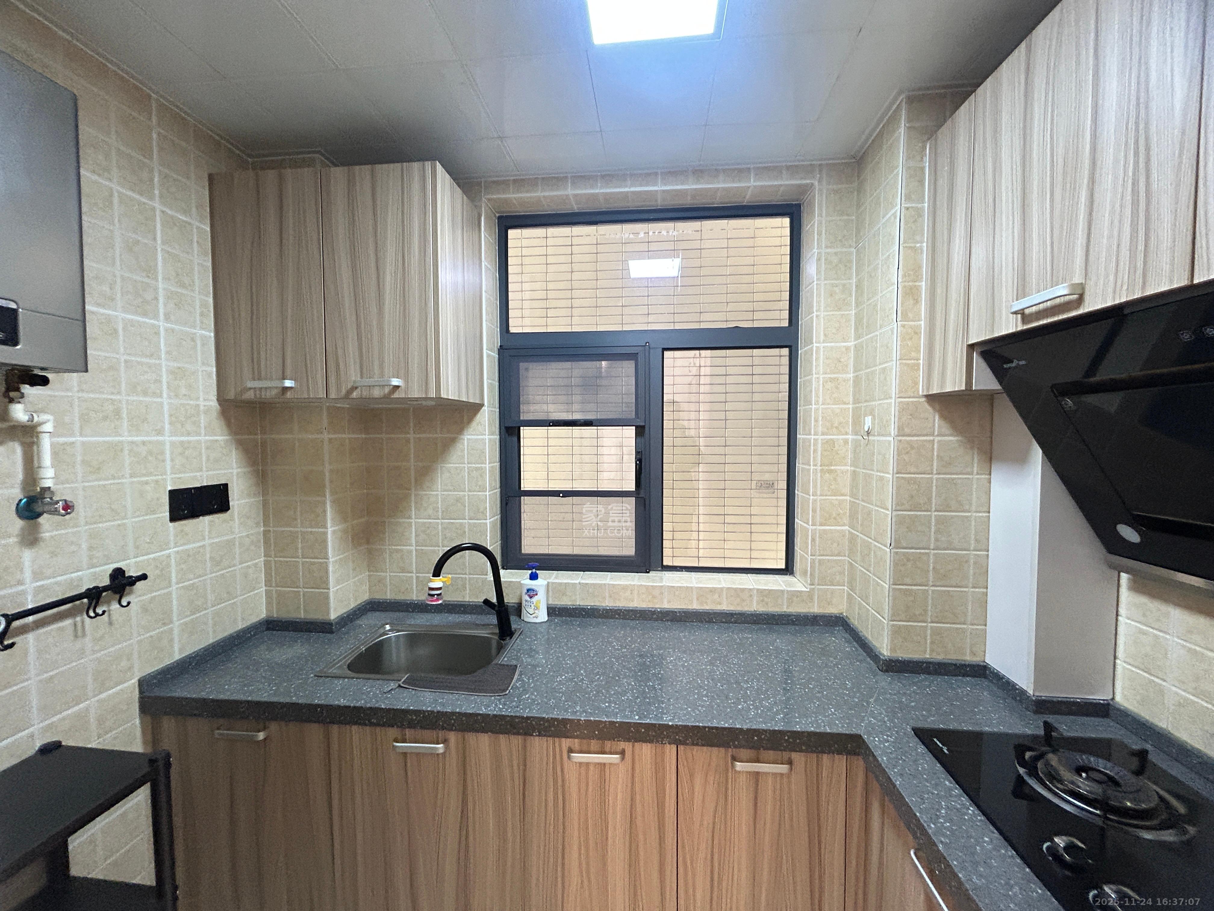 长盛岚庭  1室1厅1卫    1500.0元/月室内图