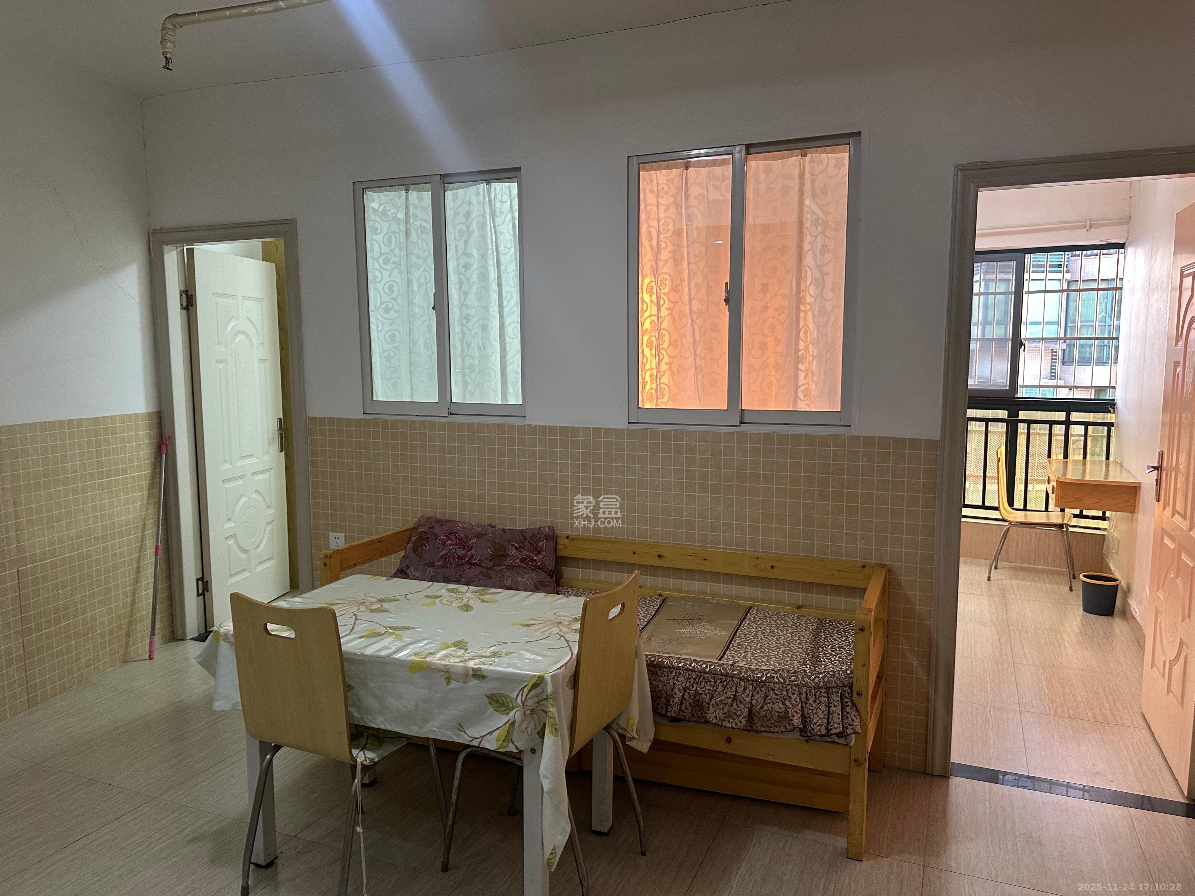 湖韵佳苑  2室2厅1卫    1600.0元/月室内图