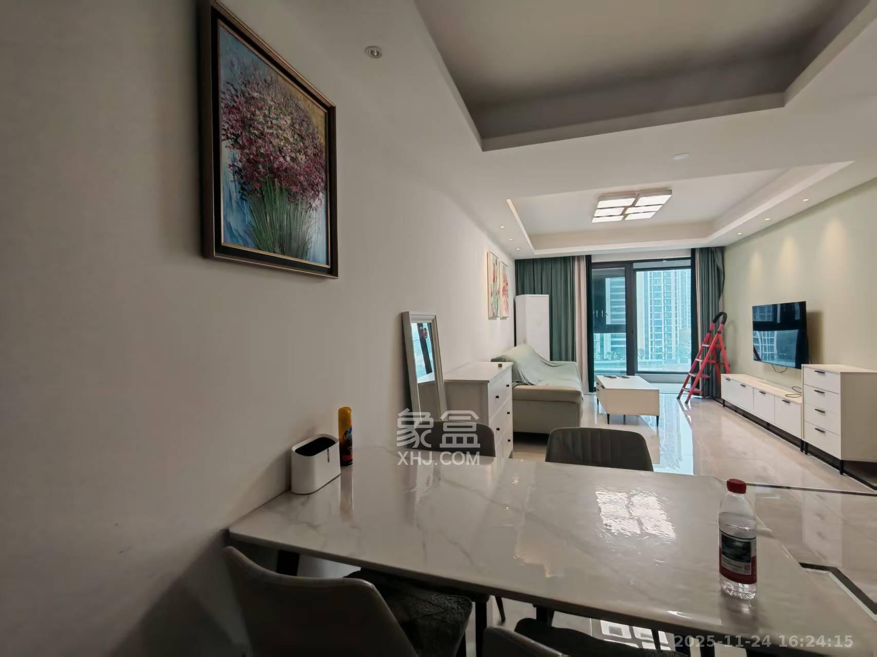 映客龙湖璟翠公馆（映客龙湖璟翠中心）  3室2厅2卫    3100.0元/月