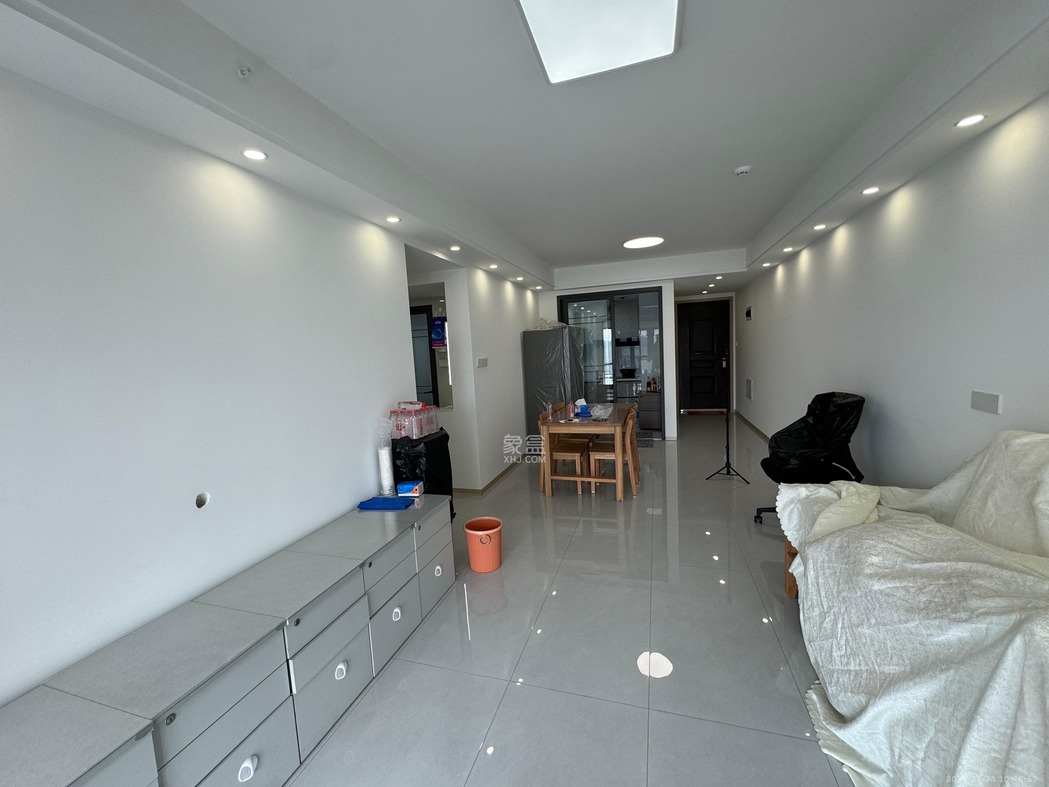 阳光城尚东湾悦江府 3室2厅1卫 2600.0元/月 阳光城尚东湾悦江府 3室2厅1卫 2600.0元/月室内图