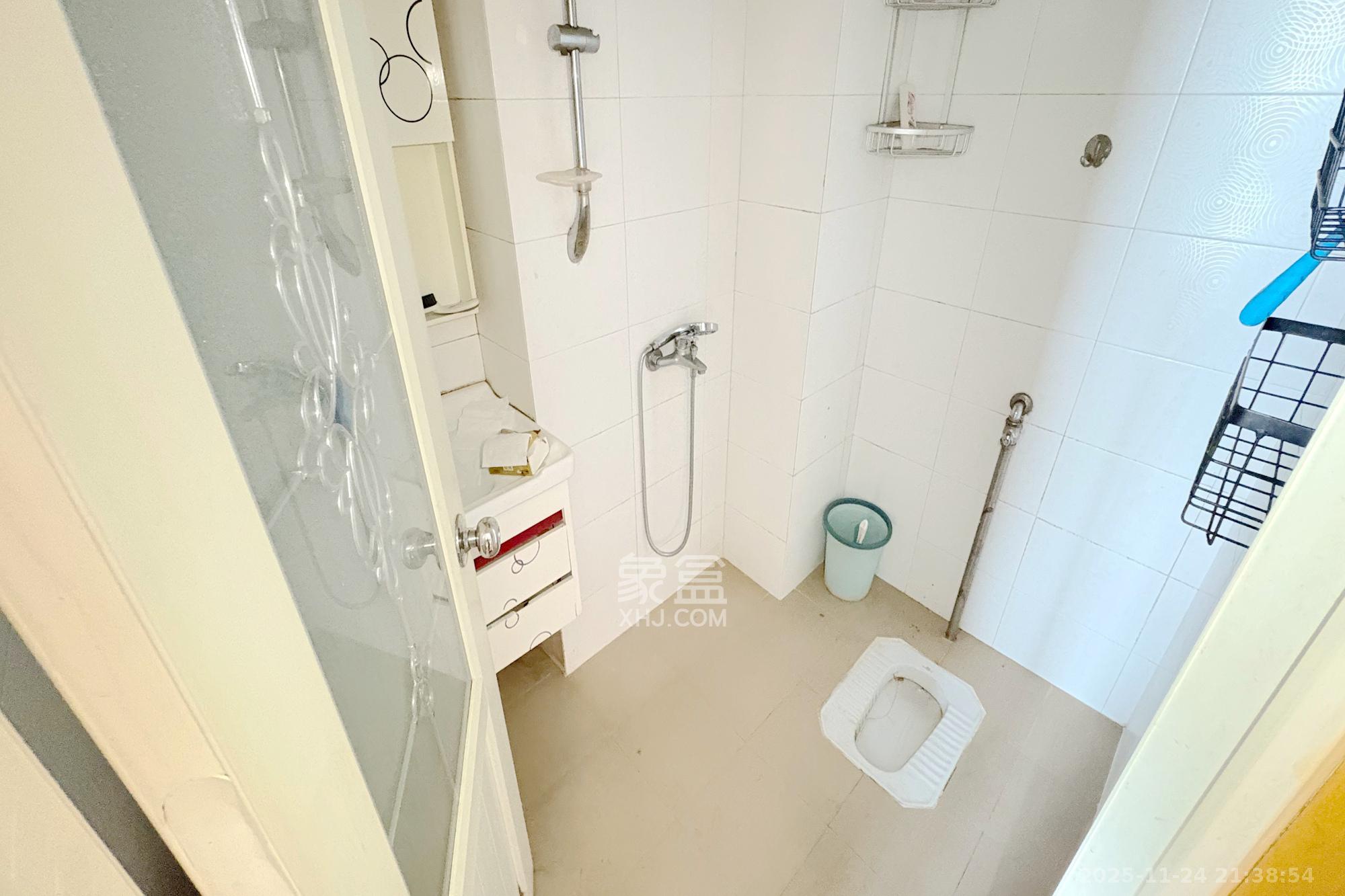 上东印象  1室0厅0卫    23.0万卫生间