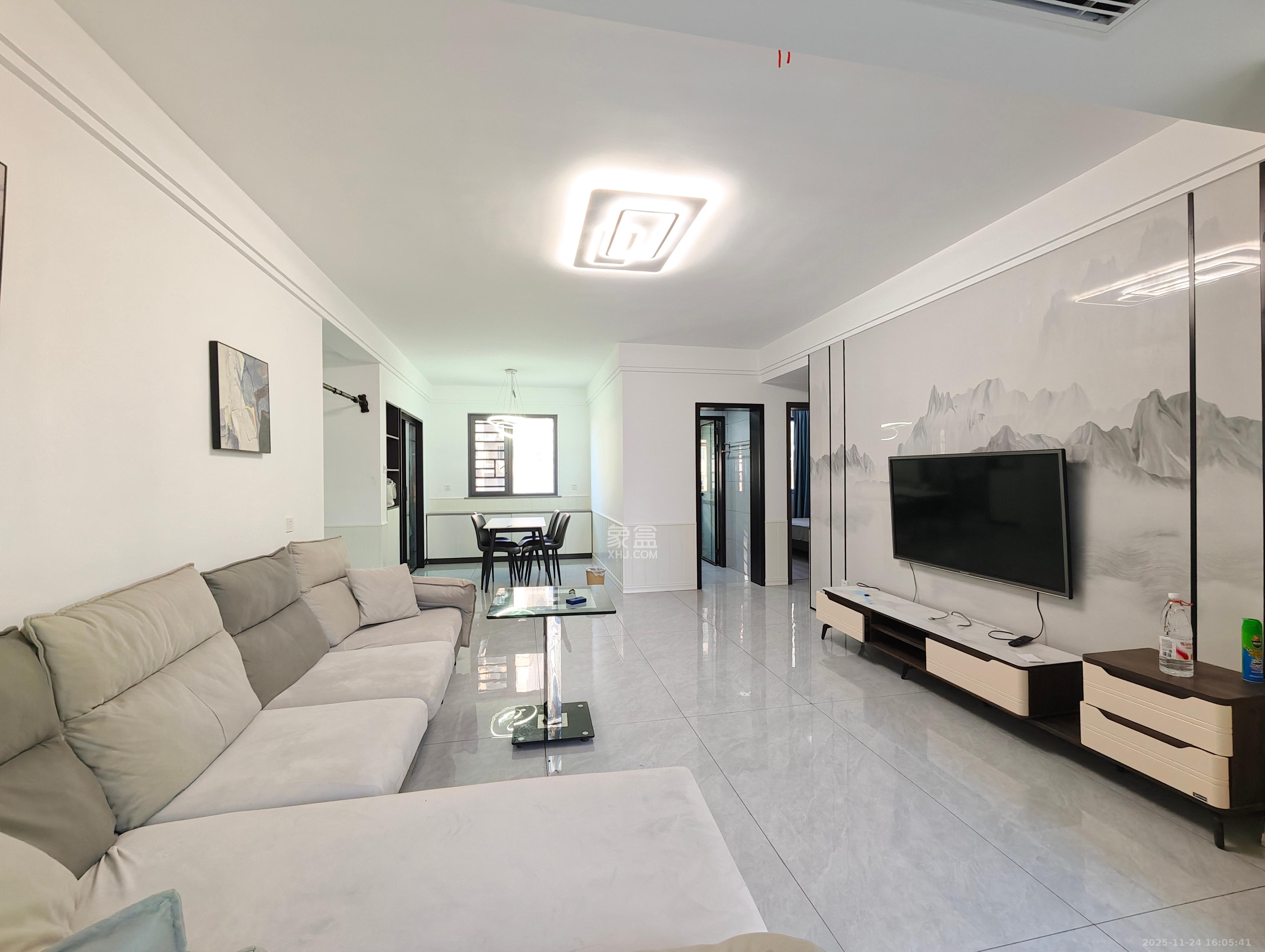 荣盛岳麓峰景 3室2厅2卫 2200.0元/月 荣盛岳麓峰景 3室2厅2卫 2200.0元/月室内图