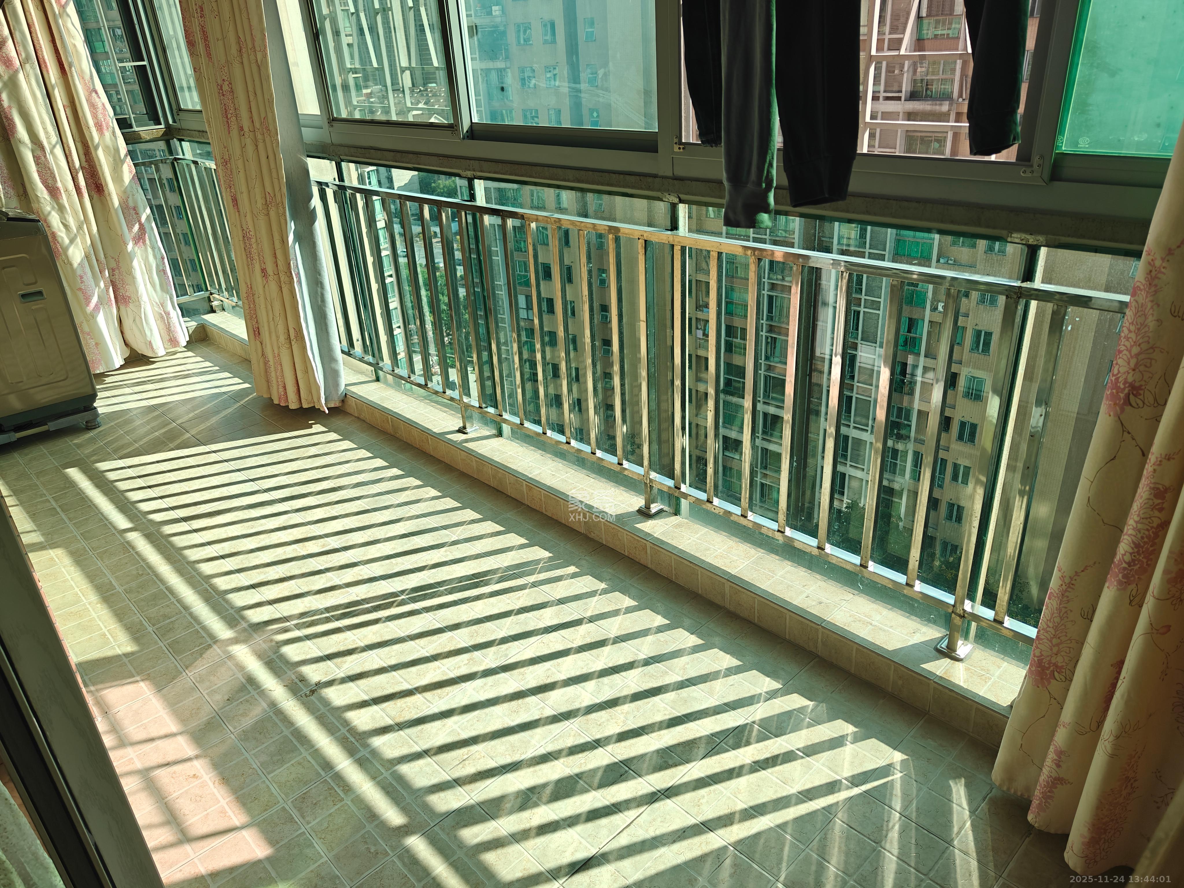 新城新世界一二三期  4室2厅2卫    2800.0元/月室内图