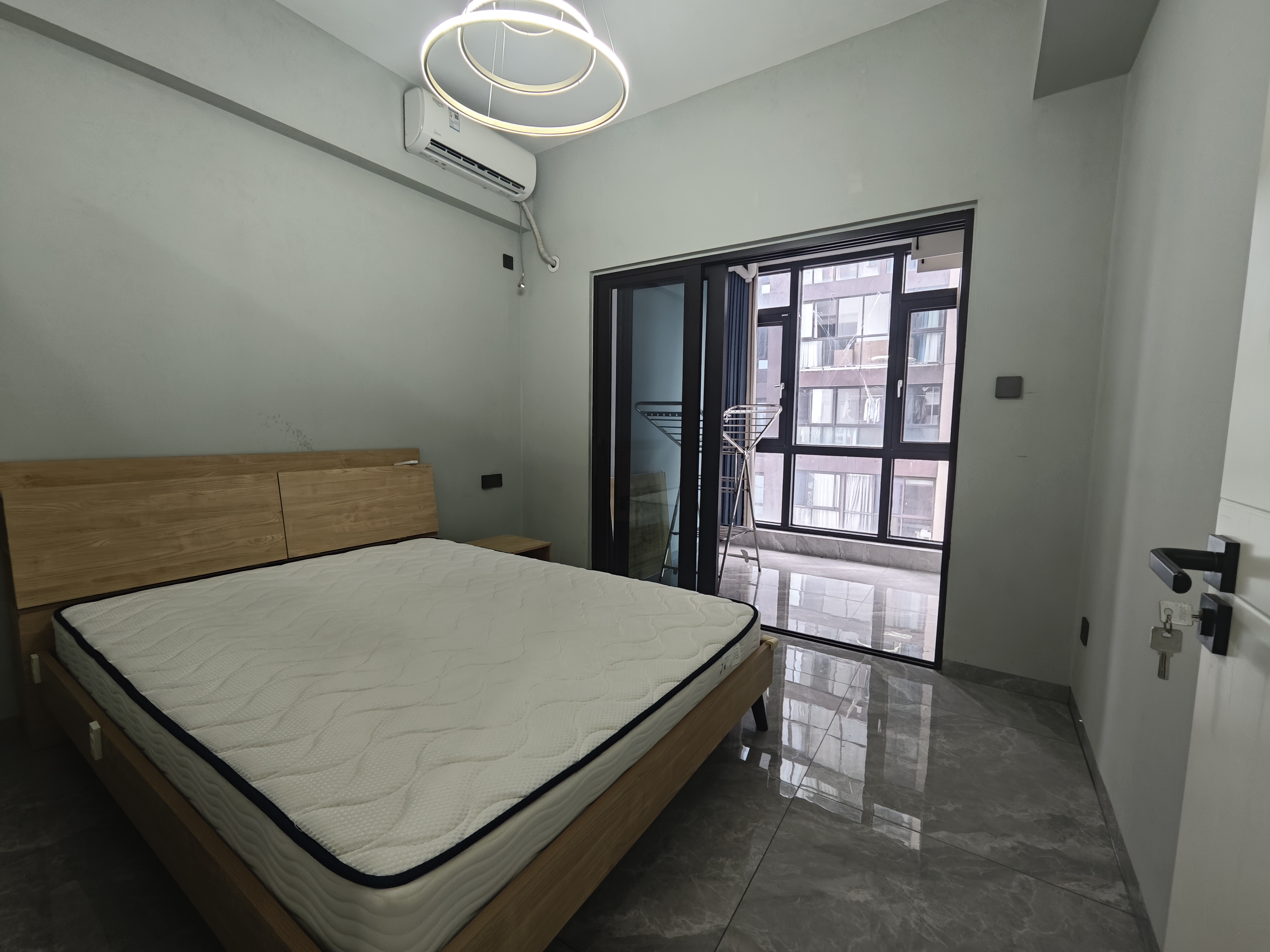 华润中心一期  2室1厅1卫    3300.0元/月室内图